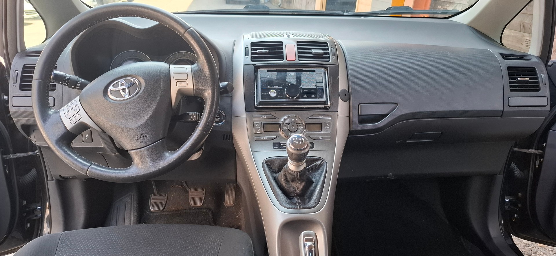 TOYOTA Auris 2.2 D-4D CleanPower Linea Sol Premium-image-9