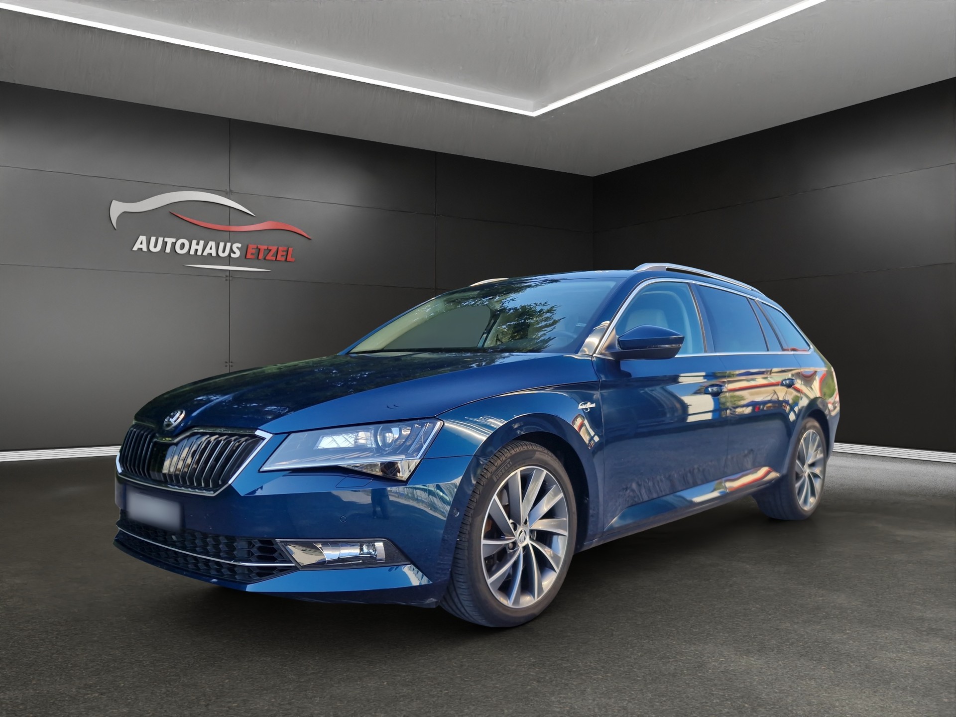 SKODA Superb Combi 2.0 TSI L&K DSG 4x4-image-0