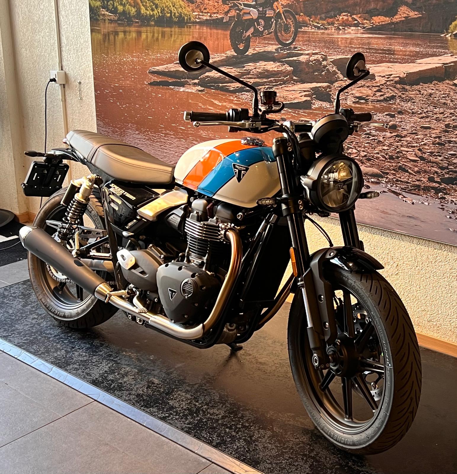 TRIUMPH Speed Twin 900 (35kW)-showroom-element-1