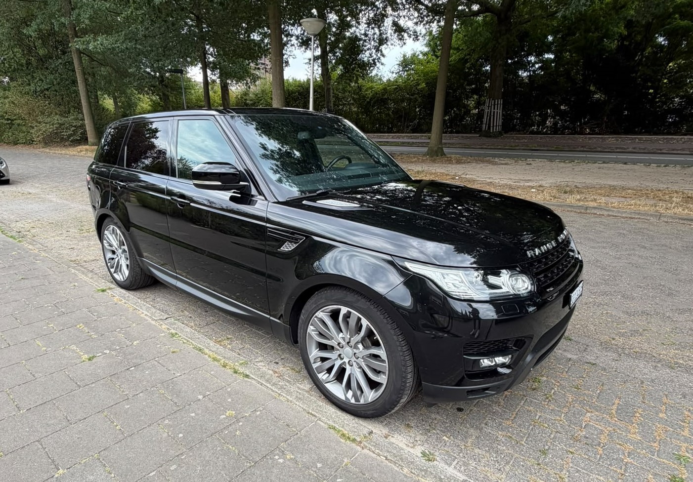LAND ROVER 3.0 V6 SC HSE Dynamic-image-2