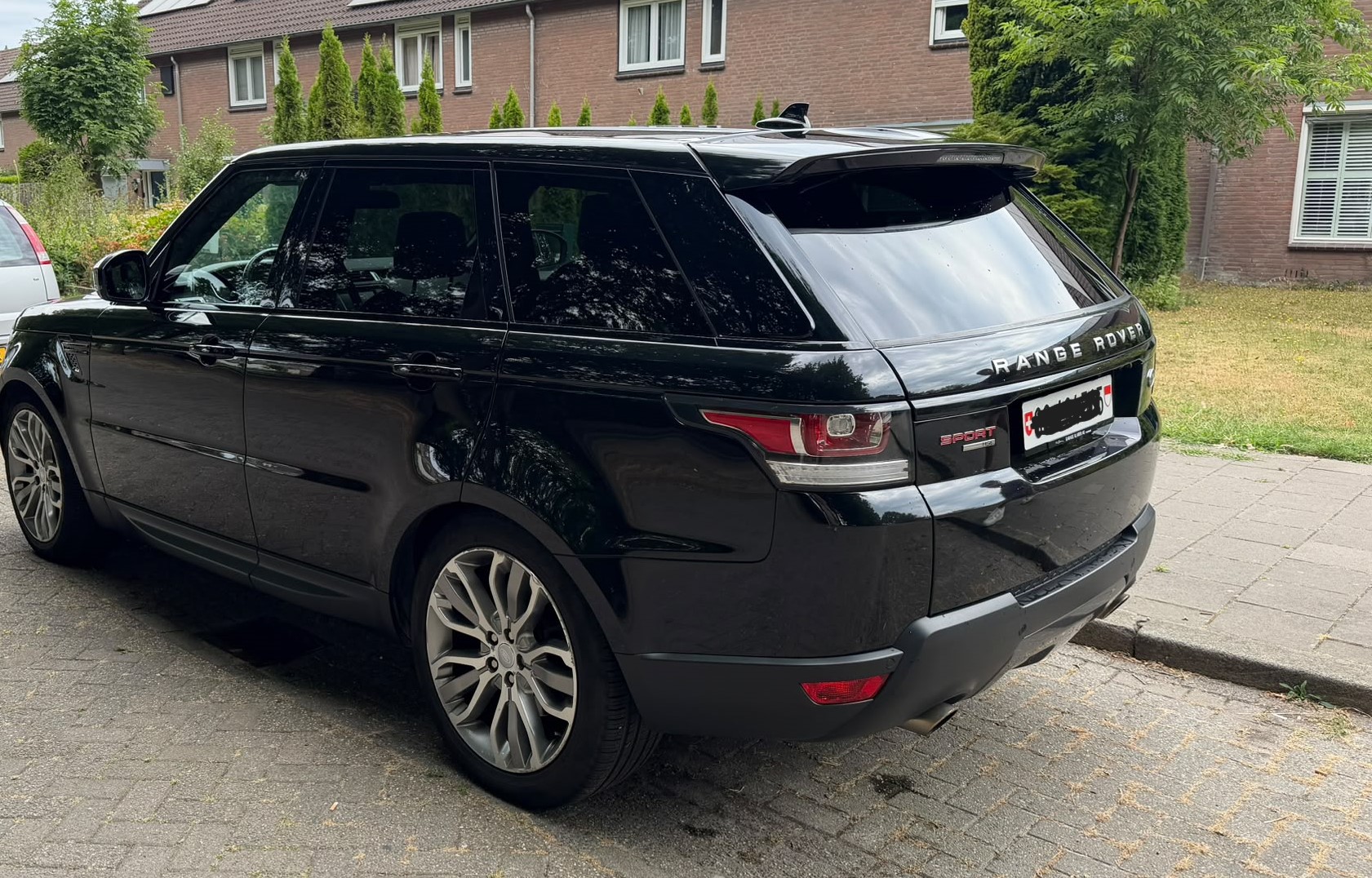 LAND ROVER 3.0 V6 SC HSE Dynamic-image-8