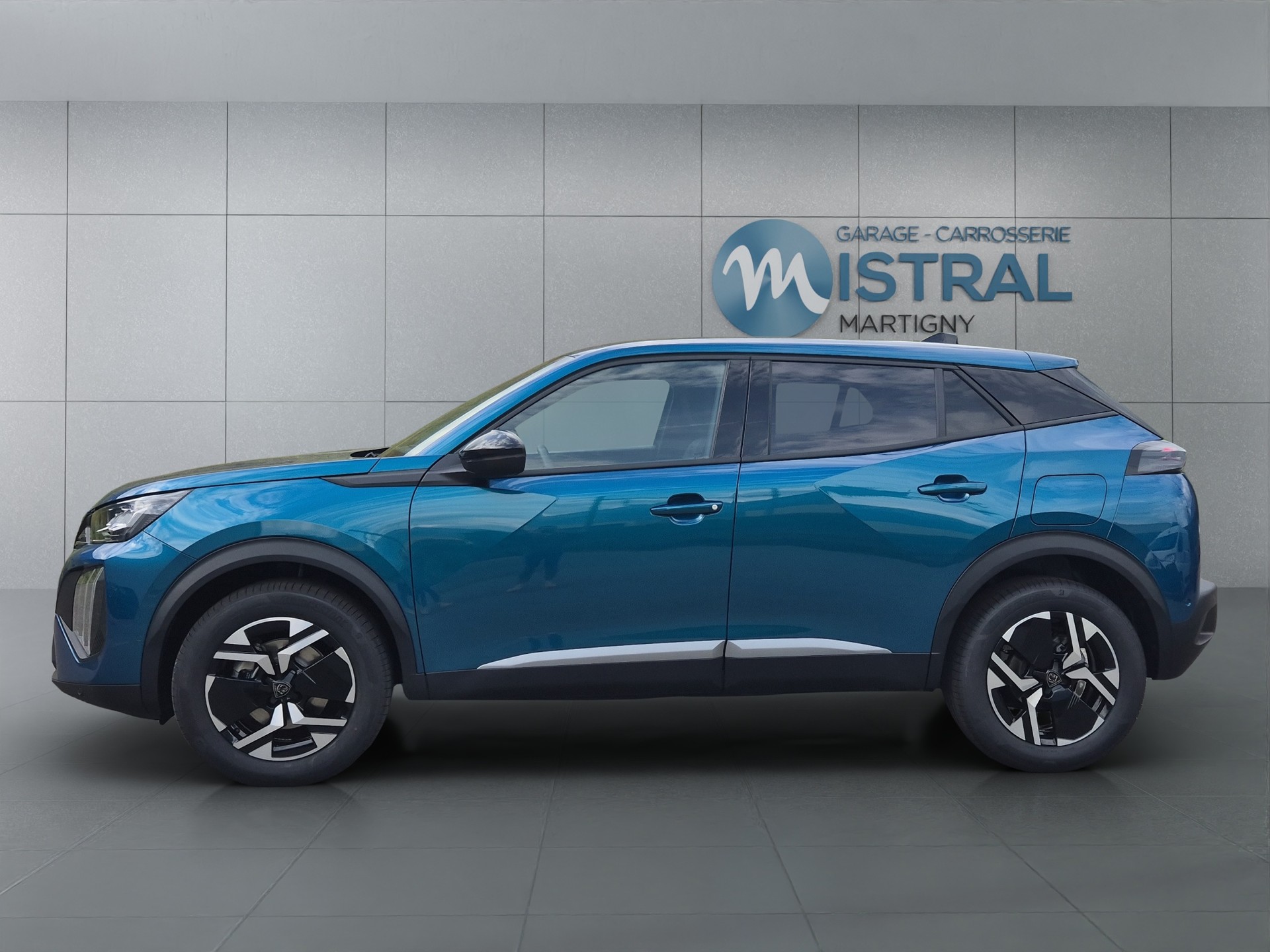 PEUGEOT 2008 1.2 Hybrid Allure-image-2