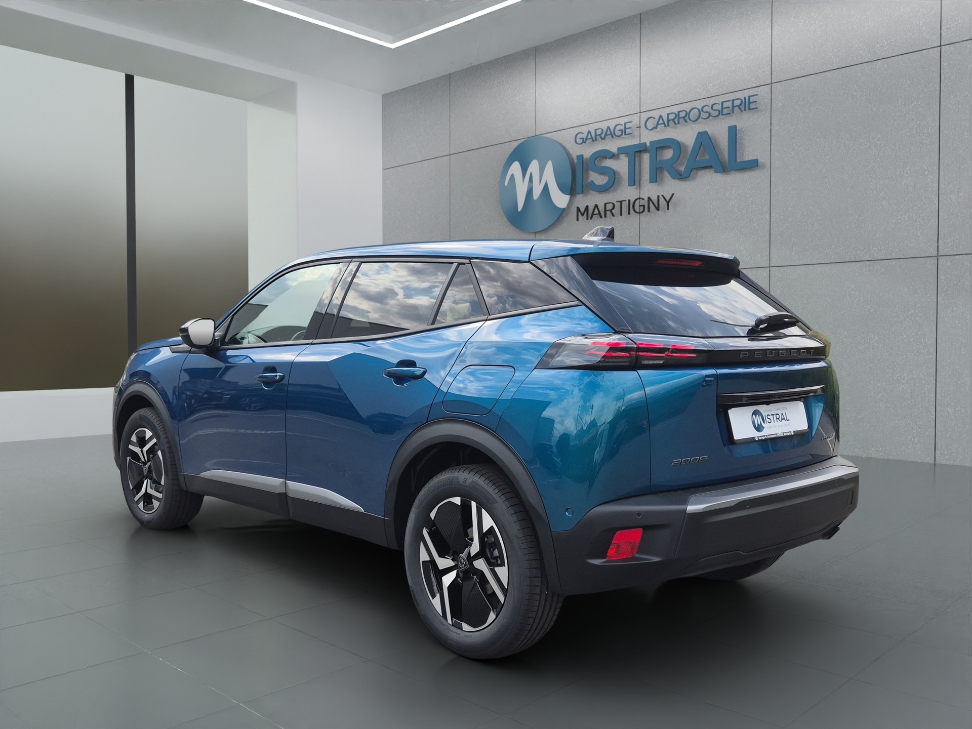PEUGEOT 2008 1.2 Hybrid Allure-image-3