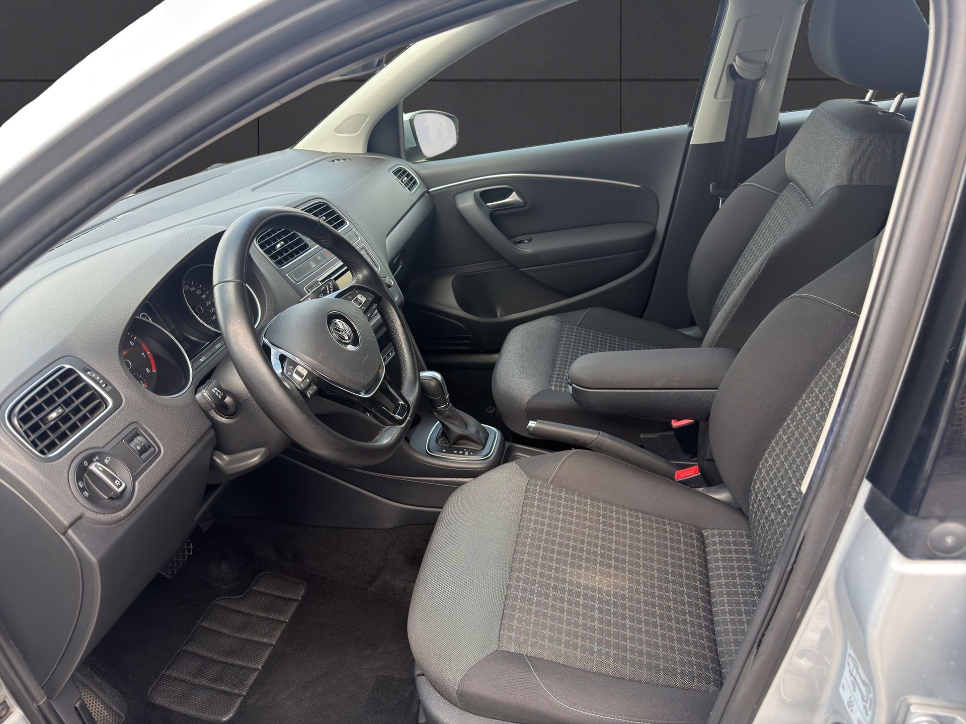 VW Polo 1.2 TSI BMT Comfortline DSG-image-8