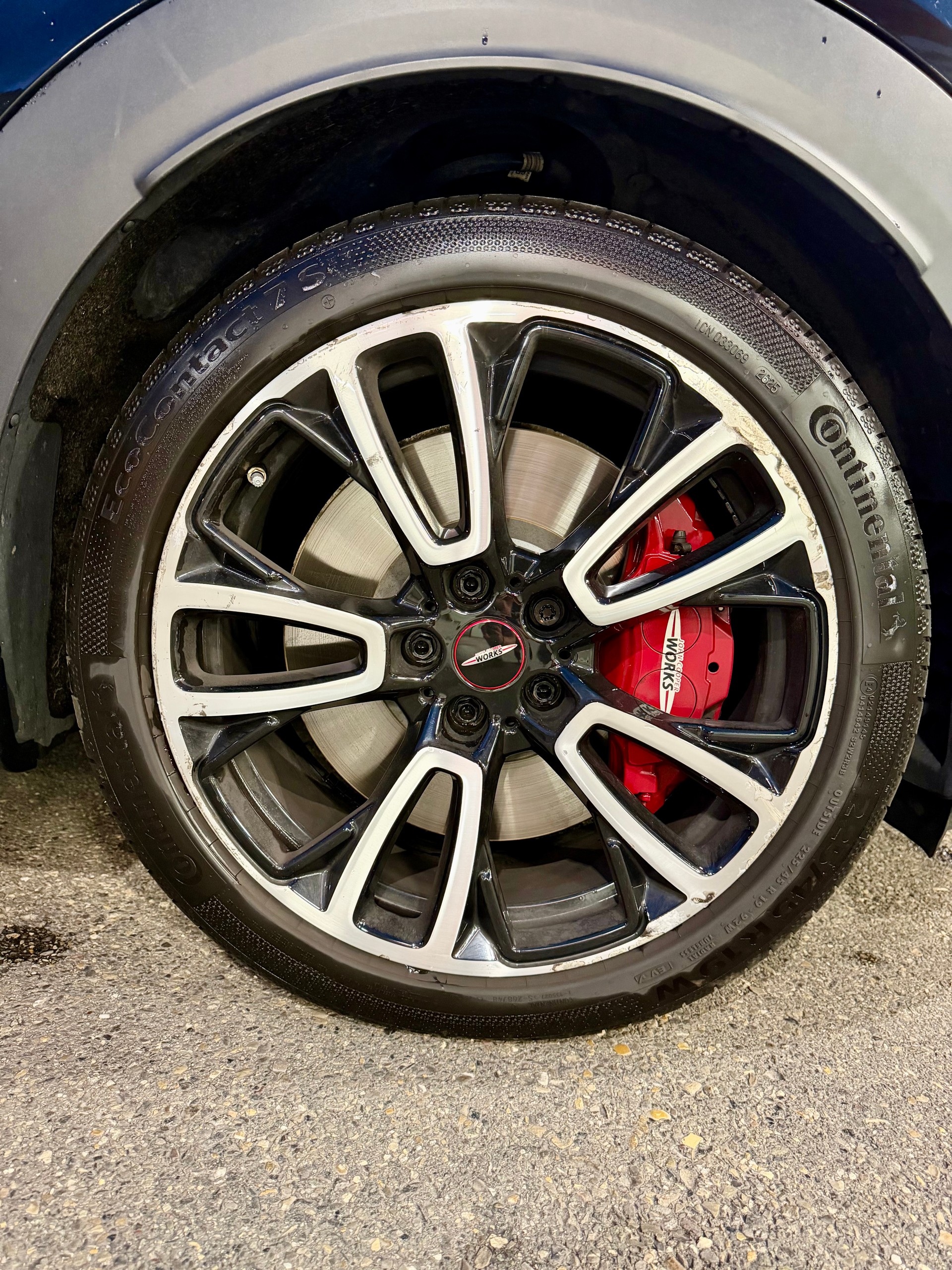 MINI 2.0i John Cooper Works ALL4-image-4