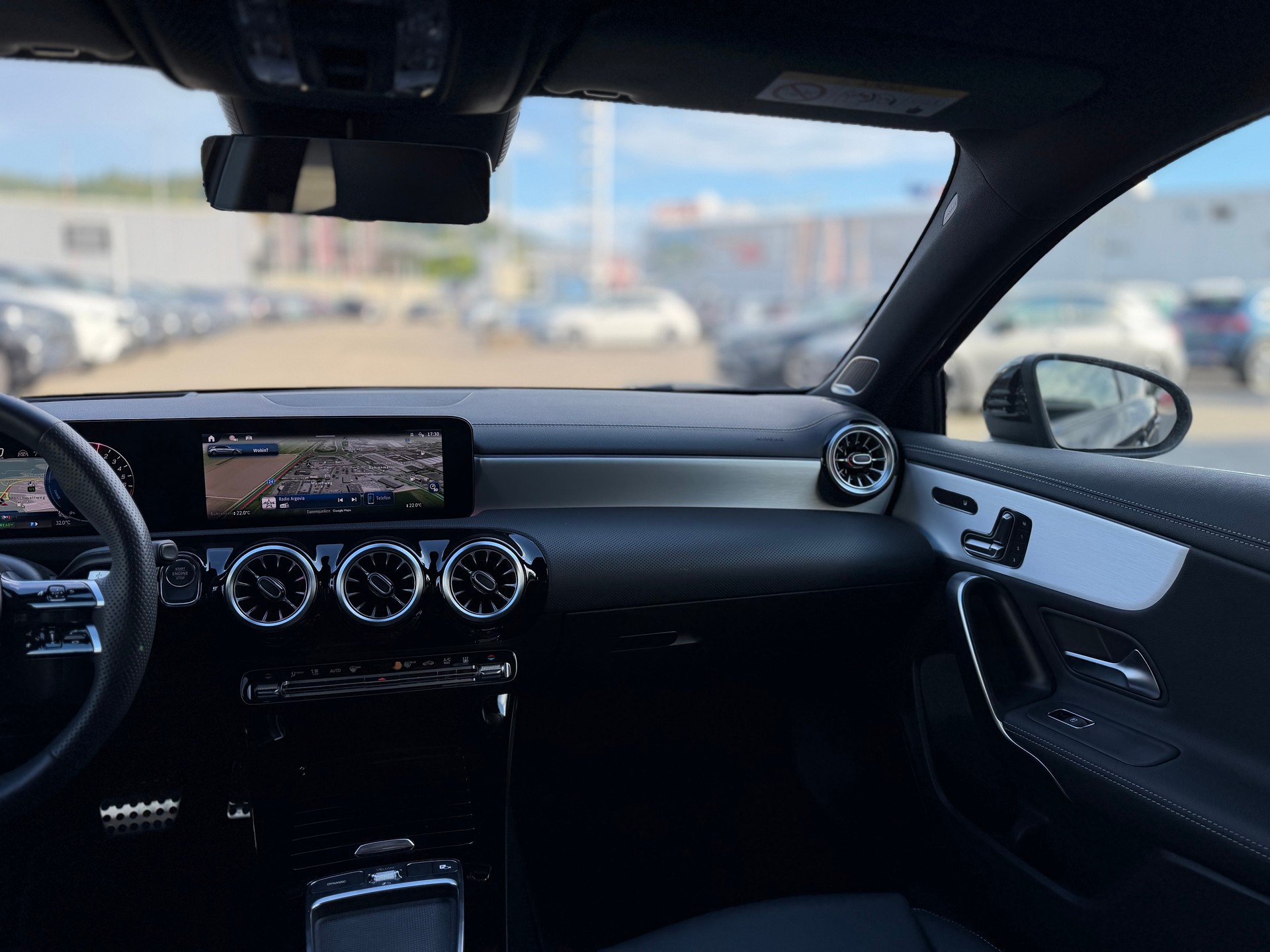 MERCEDES-BENZ A 250 e AMG Line EQ Star 8G-DCT-image-7