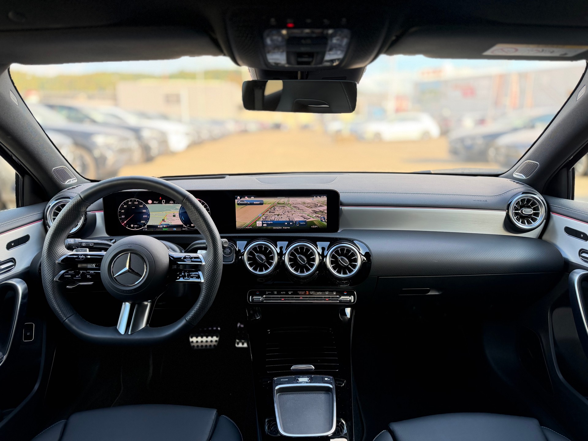 MERCEDES-BENZ A 250 e AMG Line EQ Star 8G-DCT-image-4