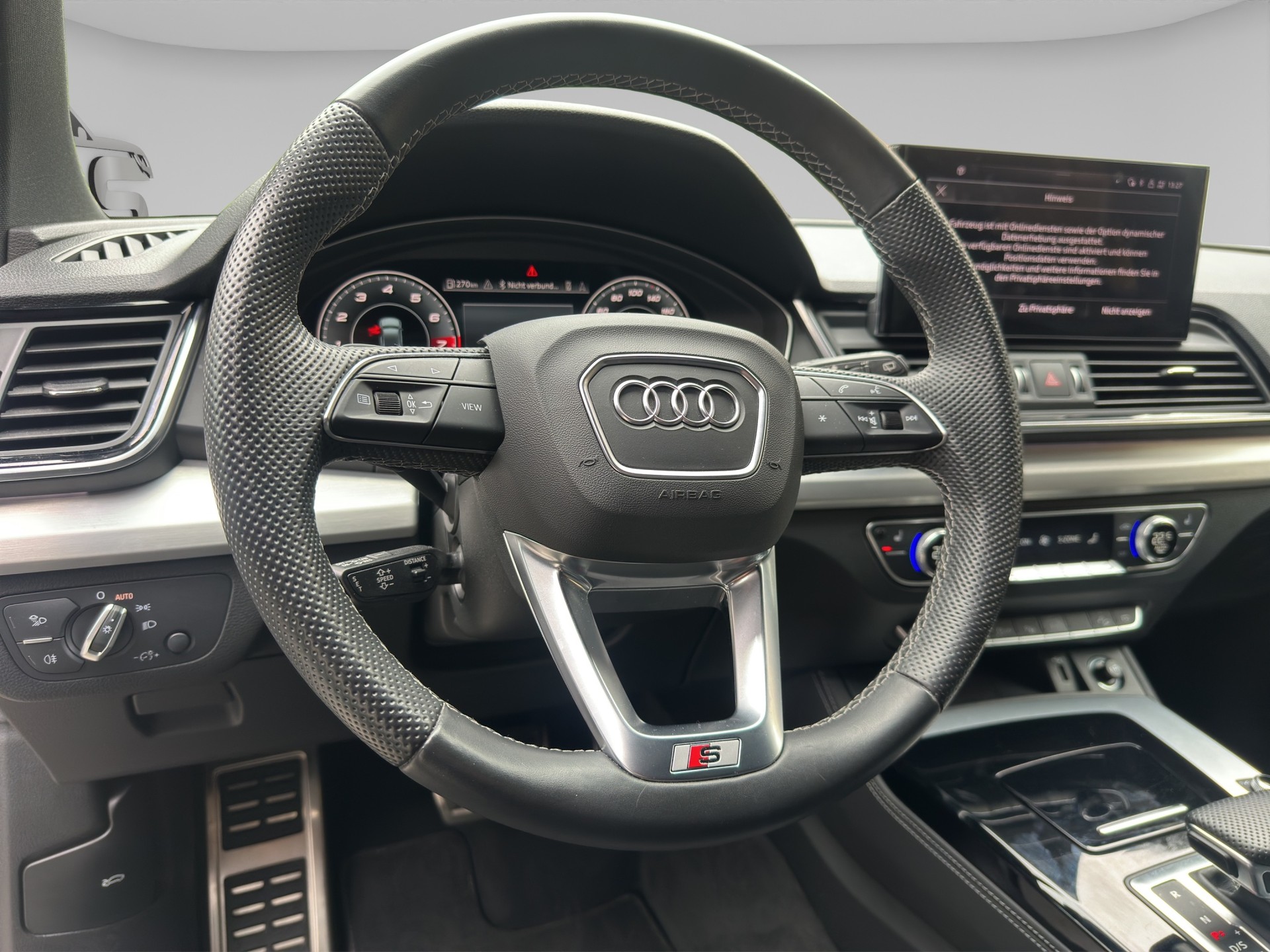 AUDI Q5 45 TFSI S-line quattro S-tronic-image-9