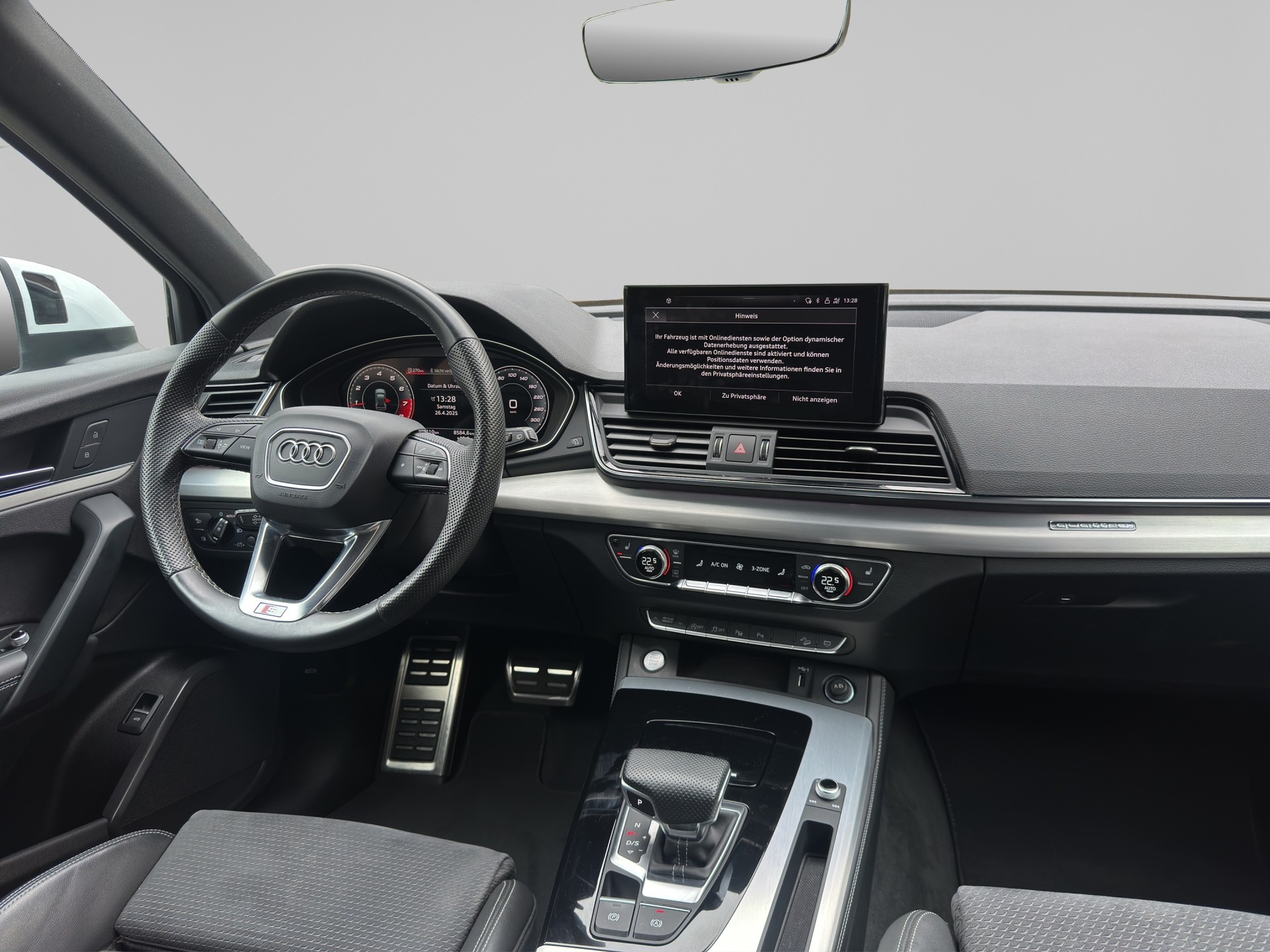 AUDI Q5 45 TFSI S-line quattro S-tronic-image-11