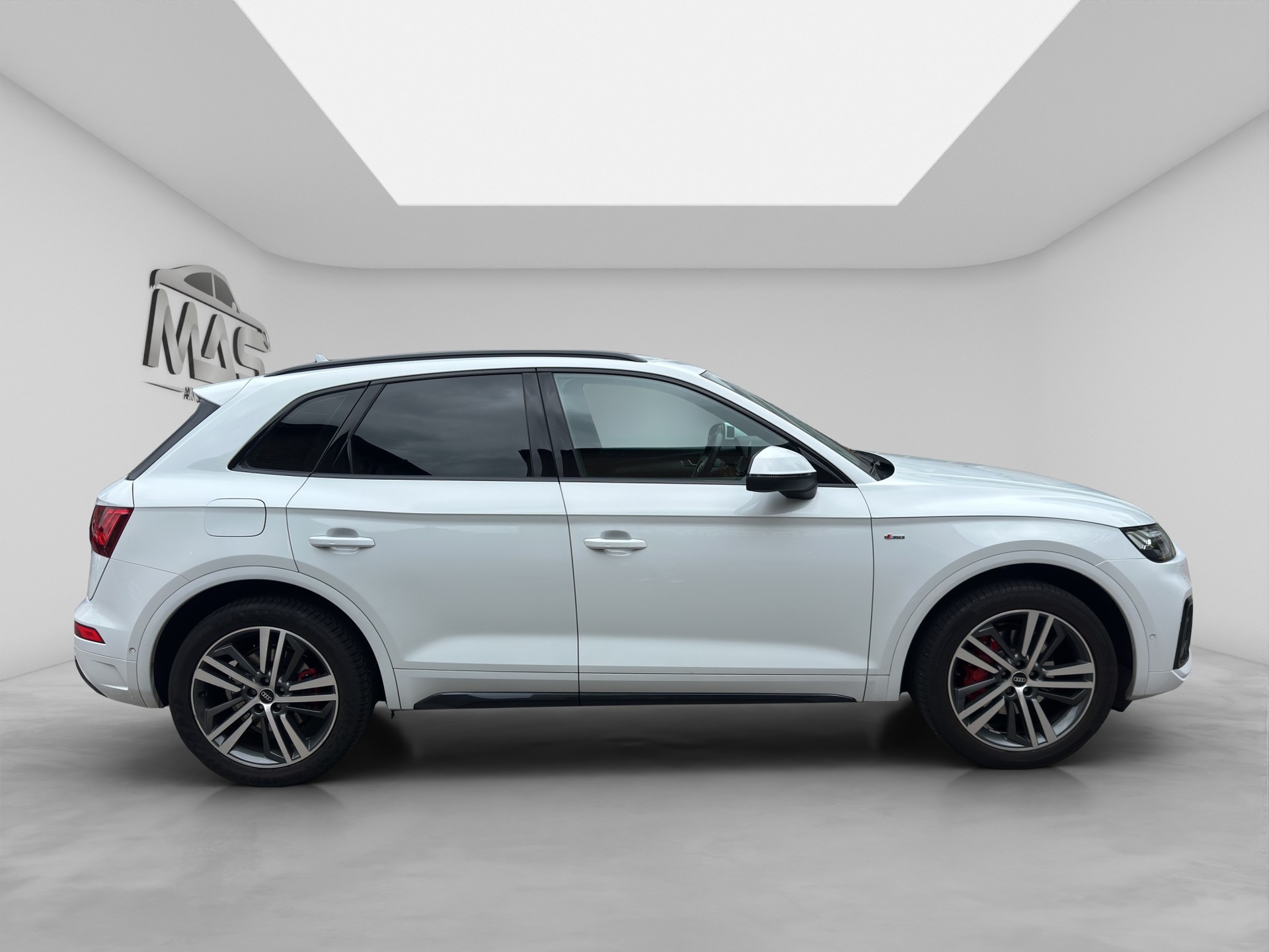 AUDI Q5 45 TFSI S-line quattro S-tronic-image-6