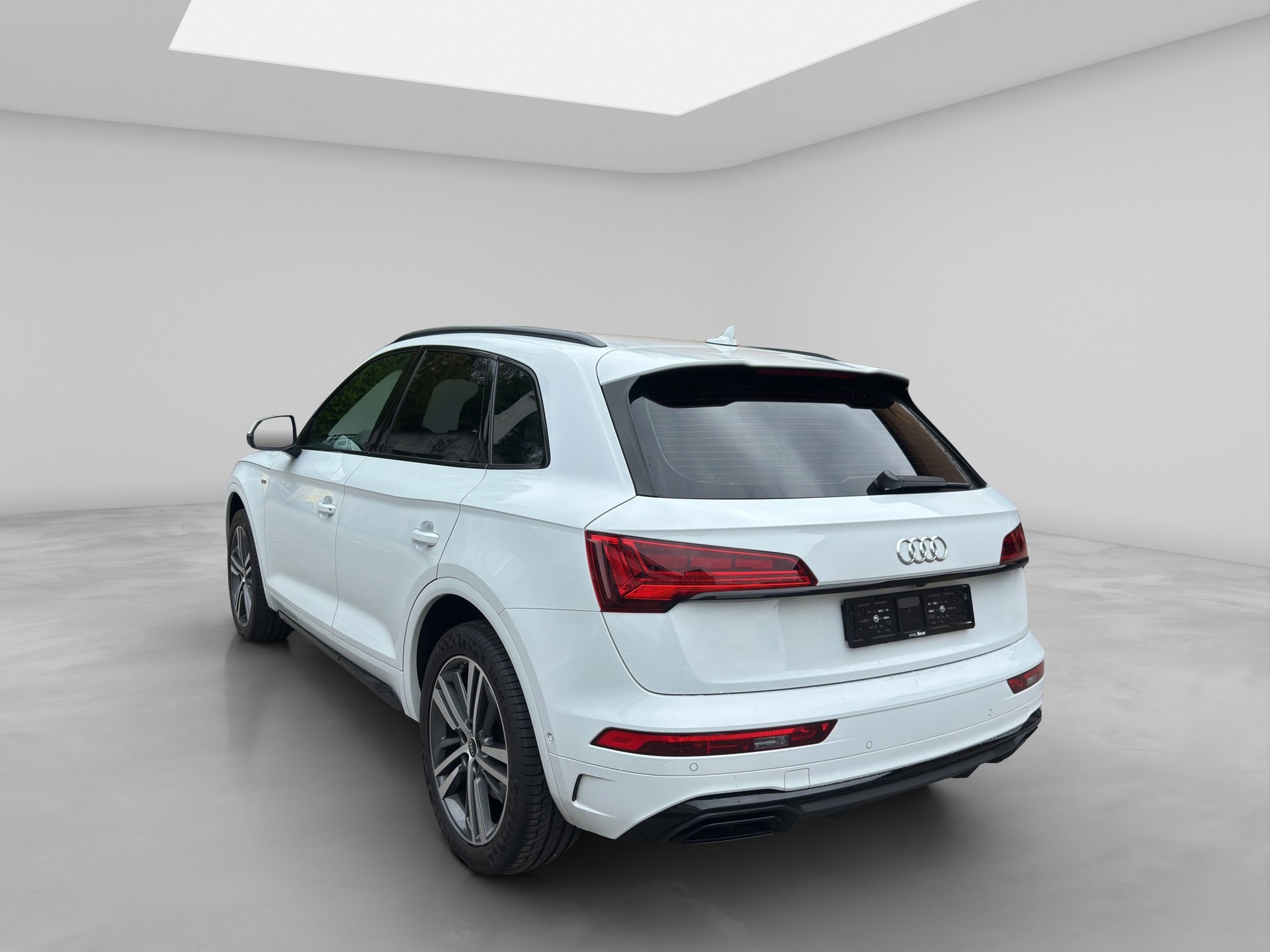 AUDI Q5 45 TFSI S-line quattro S-tronic-image-3