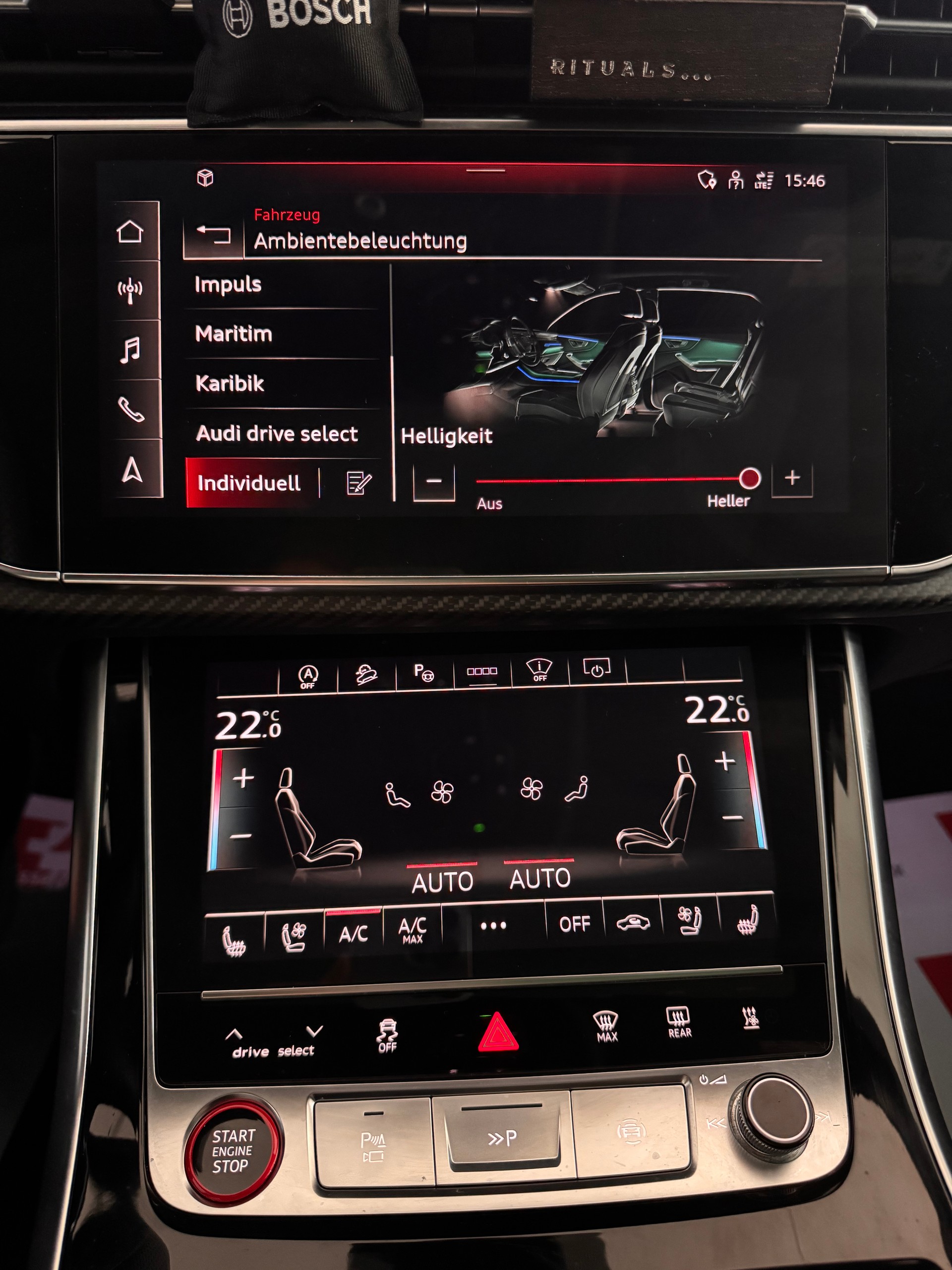 AUDI RSQ8 Quattro Tiptronic*CH-Fahrzeug*Panoramadach*AHK elektrisch *23 Zoll RS-Felgen *Standheizung*-image-20