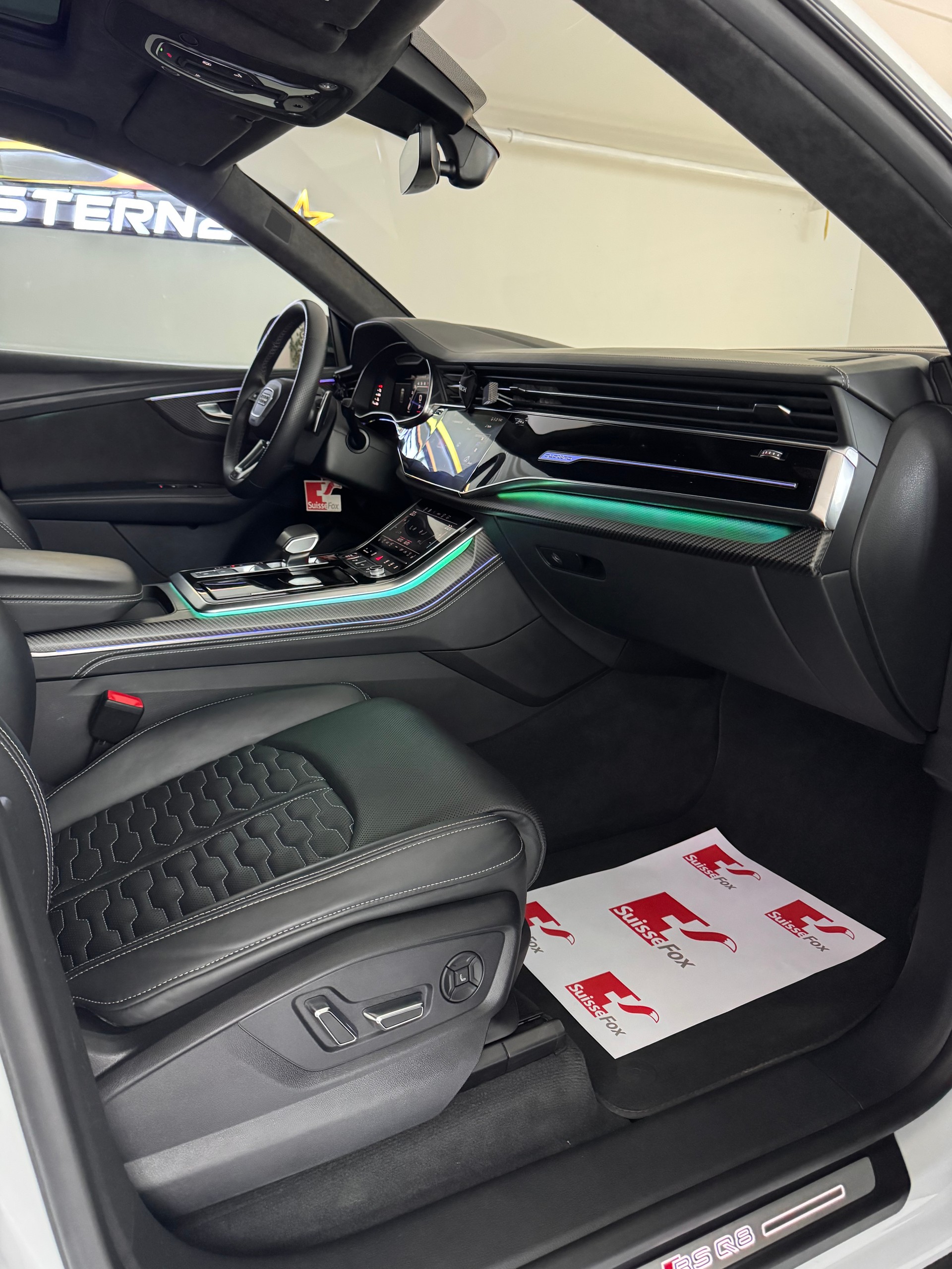 AUDI RSQ8 Quattro Tiptronic*CH-Fahrzeug*Panoramadach*AHK elektrisch *23 Zoll RS-Felgen *Standheizung*-image-9