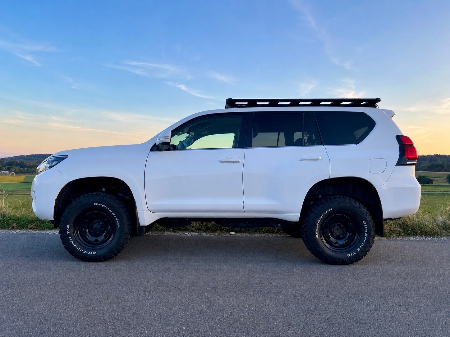 TOYOTA 2.8 Style; BP-51 Offroad-Fahrwerk; BFG Offroad Bereifung, ARB Dachträger, uvm.-image-1