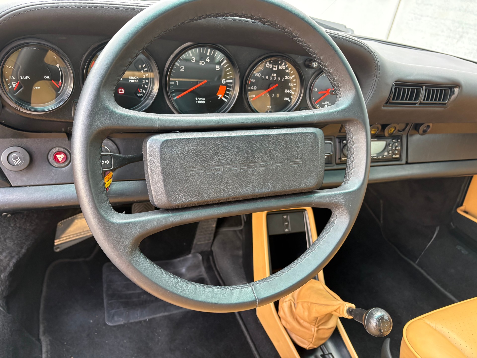 PORSCHE 3.2 Carrera-image-3