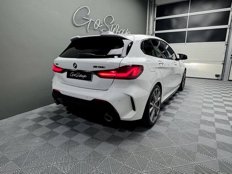 BMW M135i xDrive Steptronic-image-2