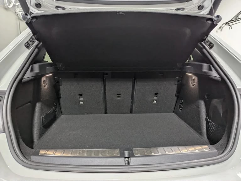 BMW M135i xDrive Steptronic-image-9