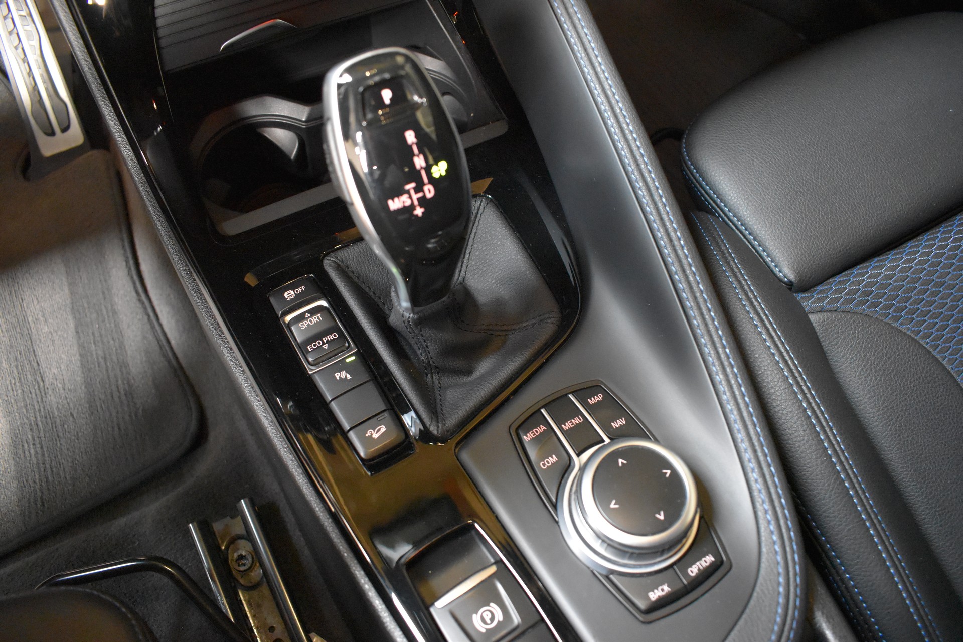 BMW X2 xDrive 18d M Sport X Steptronic / 8-Stufen-Automat Steptronic-image-17