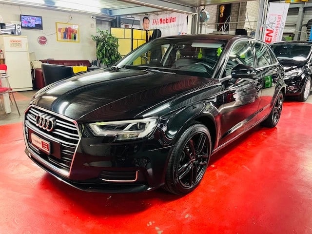 AUDI A3 Sportback 2.0 TFSI quattro S-tronic-image-4