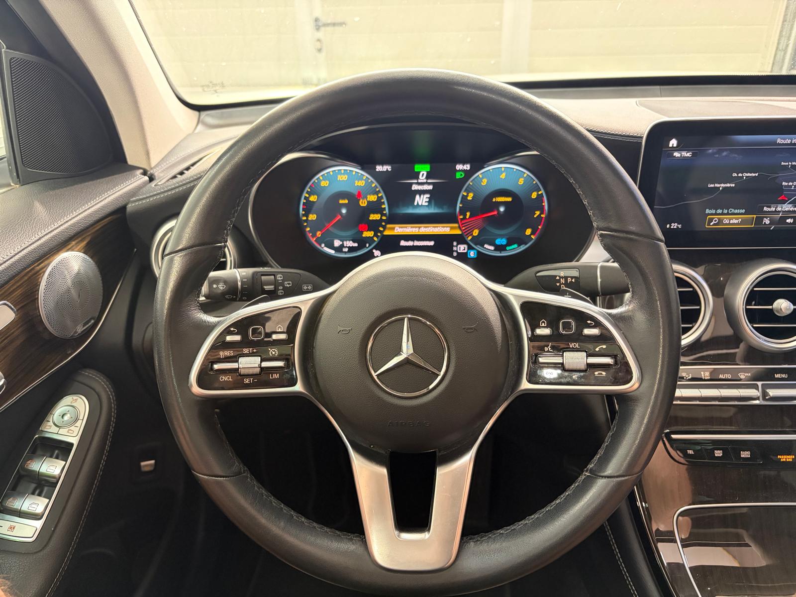 MERCEDES-BENZ GLC 200 AMG Line 4Matic 9G-Tronic - Toit ouvrant-image-19