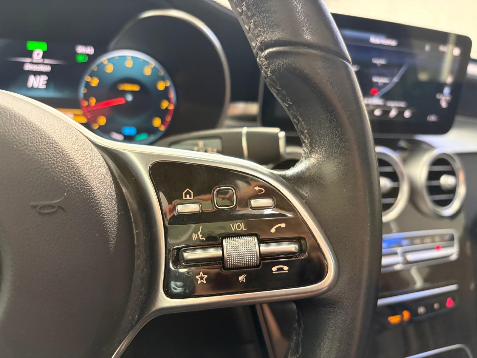 MERCEDES-BENZ GLC 200 AMG Line 4Matic 9G-Tronic - Toit ouvrant-image-21