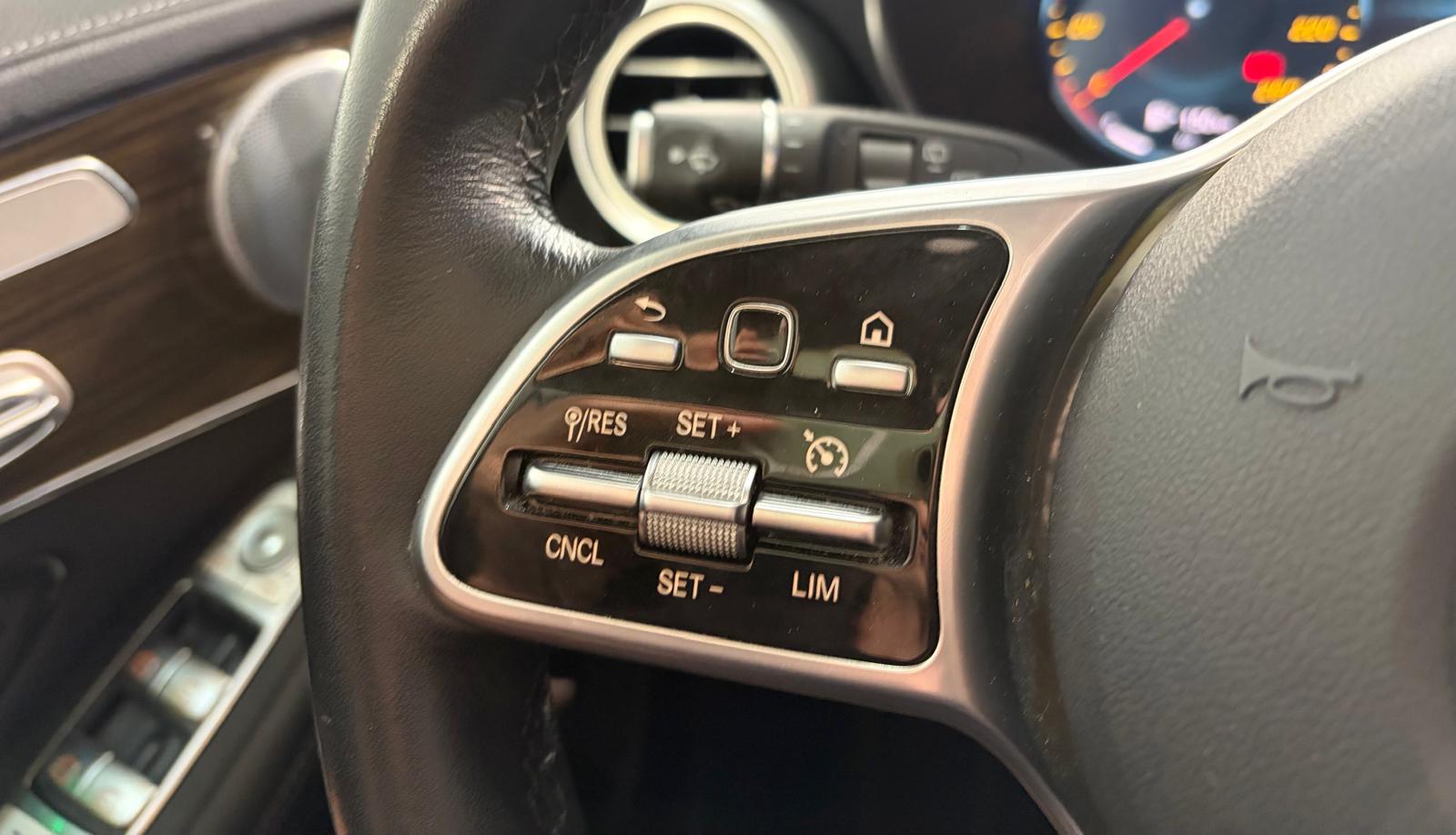 MERCEDES-BENZ GLC 200 AMG Line 4Matic 9G-Tronic - Toit ouvrant-image-20