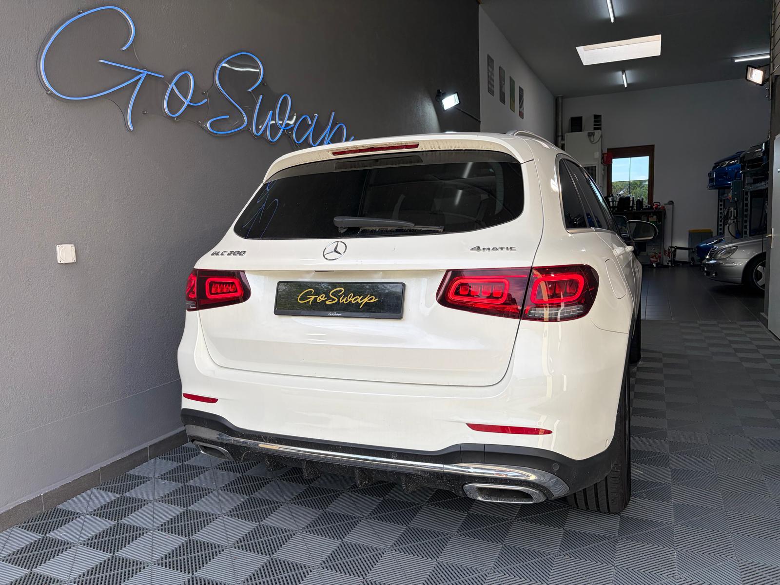MERCEDES-BENZ GLC 200 AMG Line 4Matic 9G-Tronic - Toit ouvrant-image-4