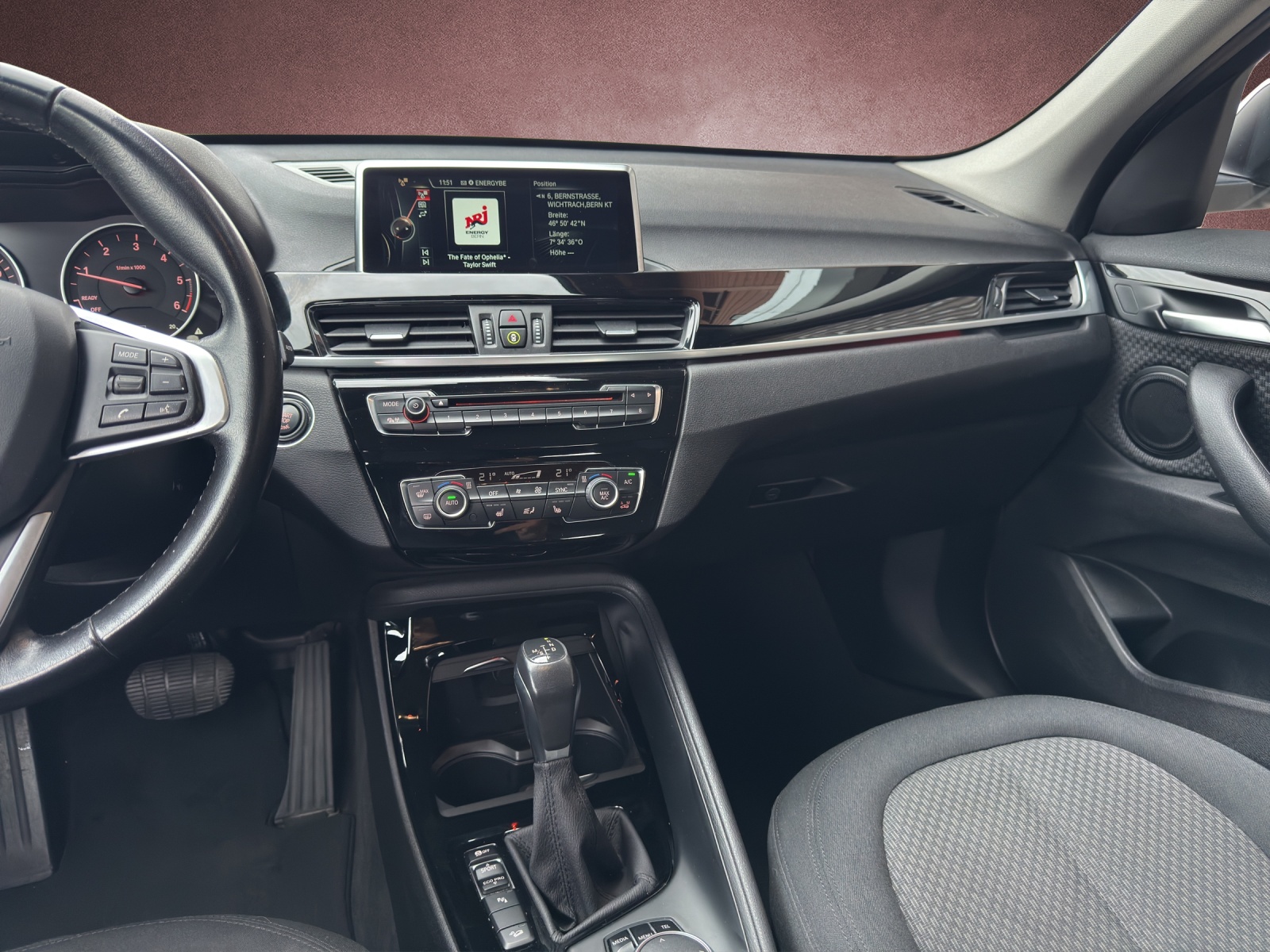 BMW X1 xDrive 20d xLine Steptronic-image-8