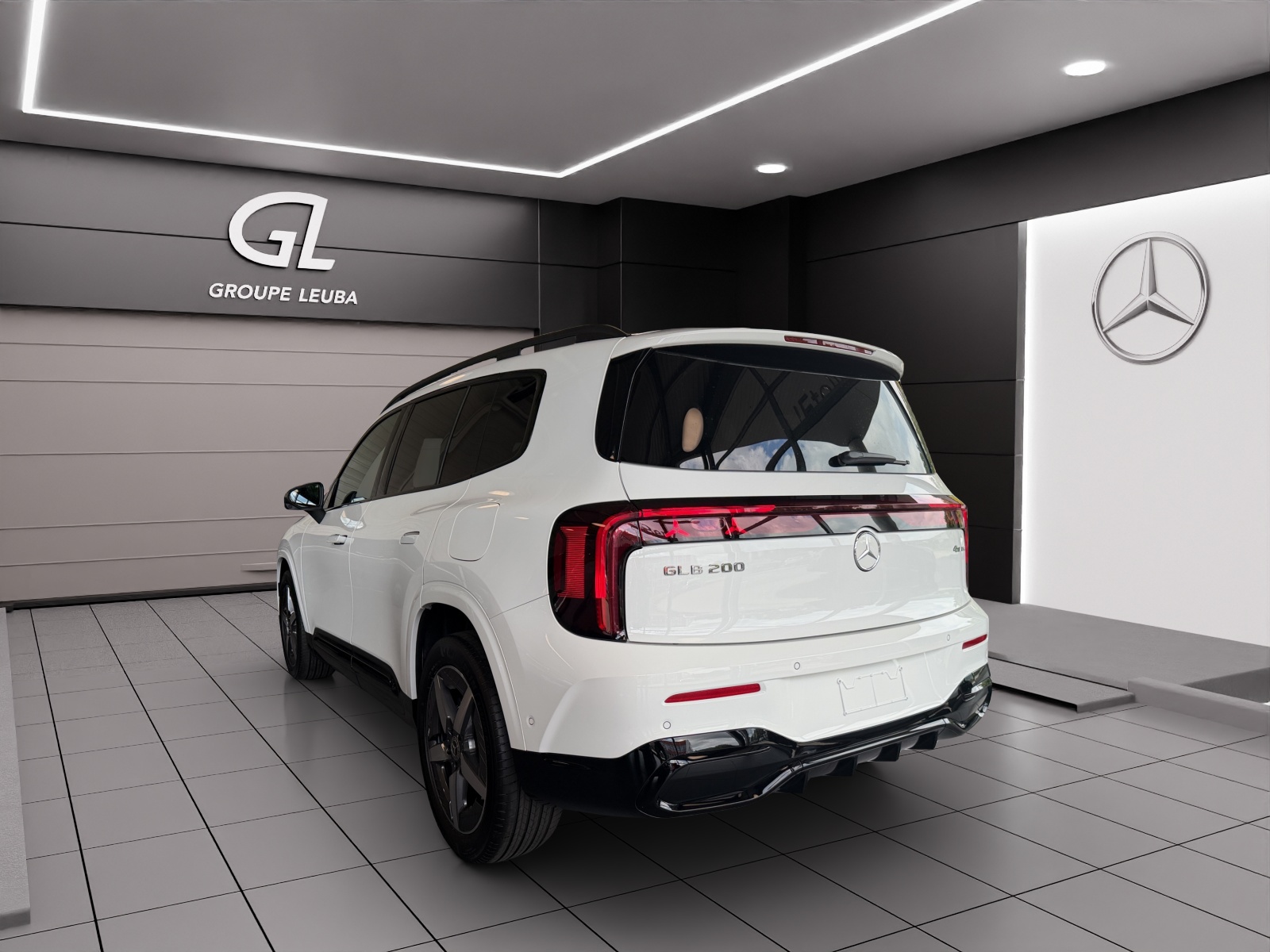 MERCEDES-BENZ GLB 200 8G-Tronic-showroom-element-3