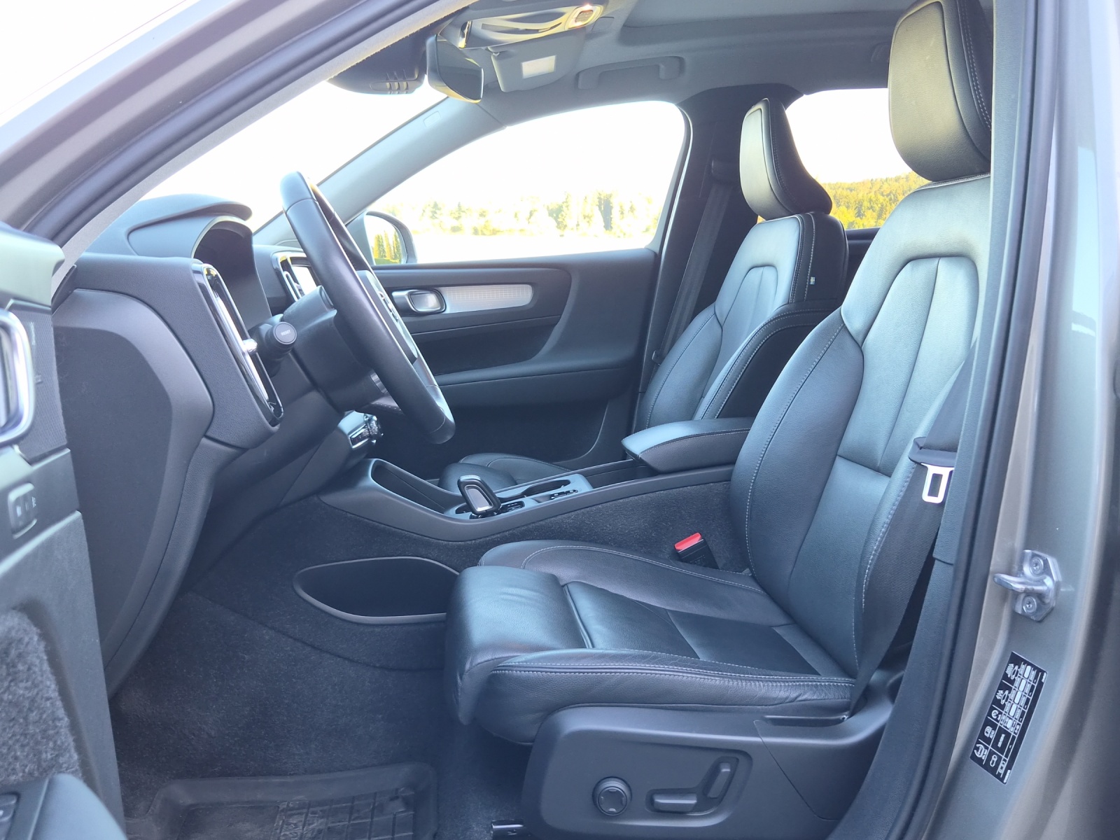 VOLVO XC40 1.5 T5 TE Momentum-image-6