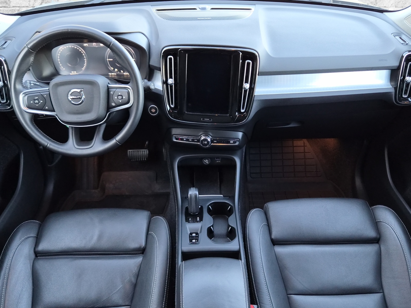 VOLVO XC40 1.5 T5 TE Momentum-image-5