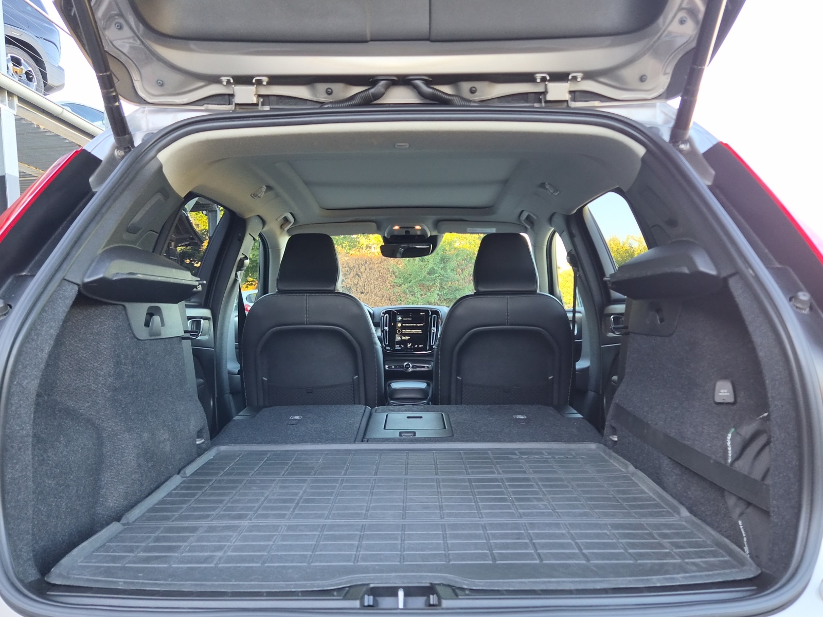 VOLVO XC40 1.5 T5 TE Momentum-image-9