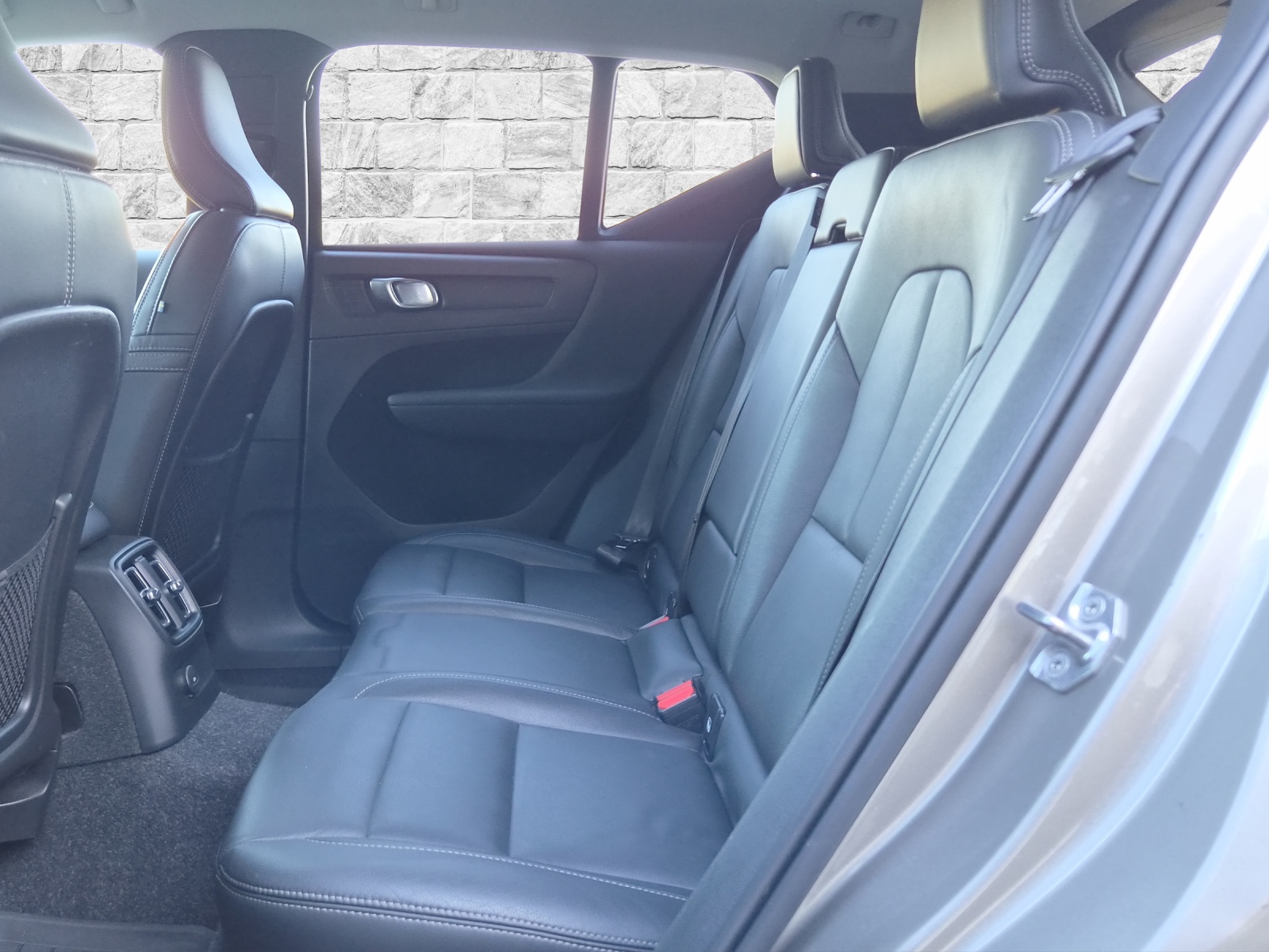VOLVO XC40 1.5 T5 TE Momentum-image-7