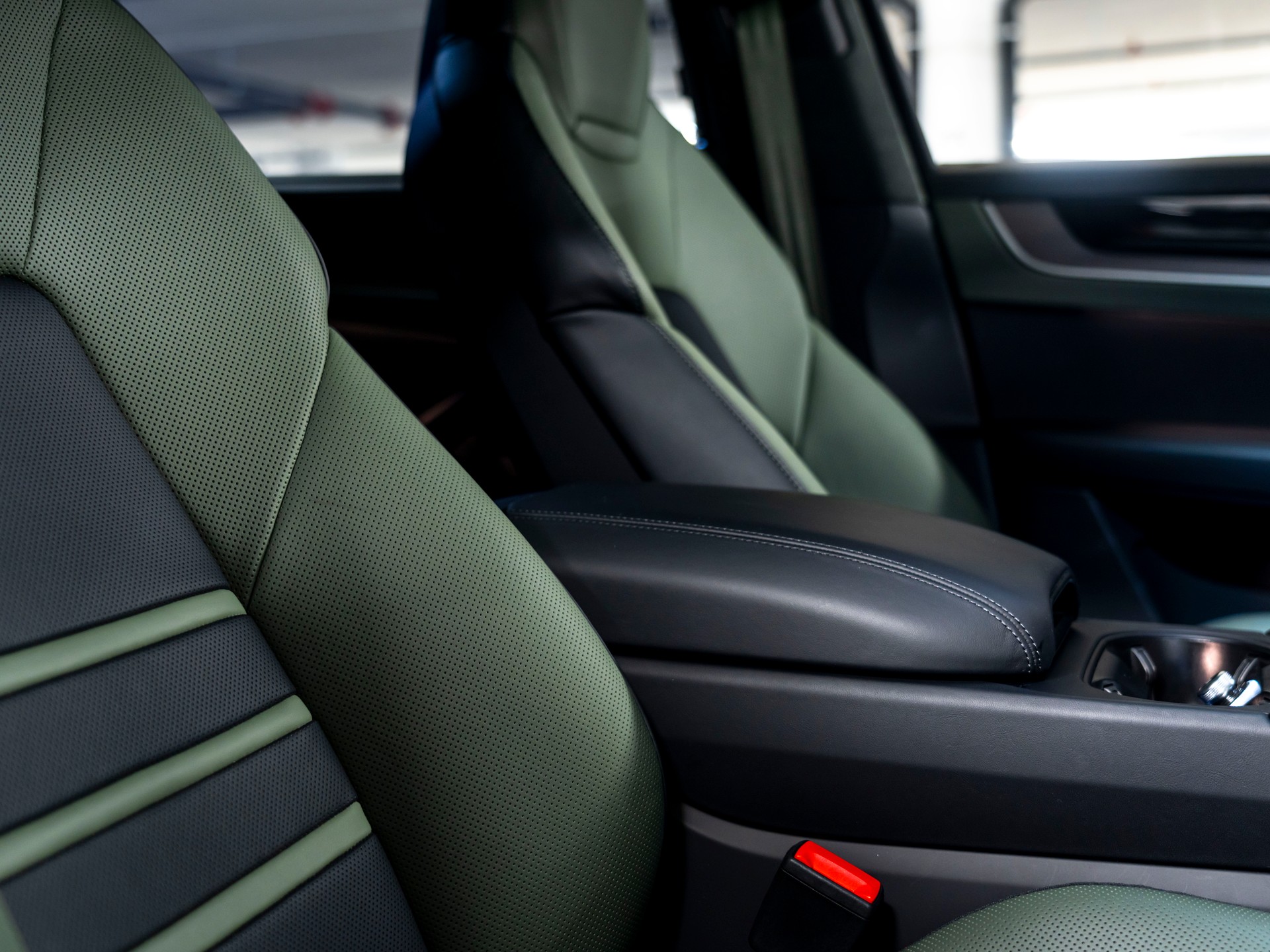 PORSCHE Cayenne S E-Hybrid Tiptronic-image-23