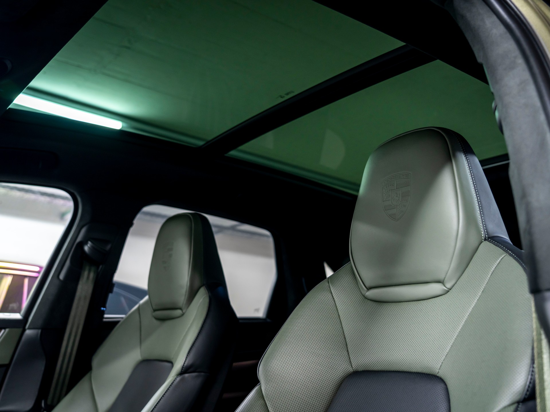 PORSCHE Cayenne S E-Hybrid Tiptronic-image-15