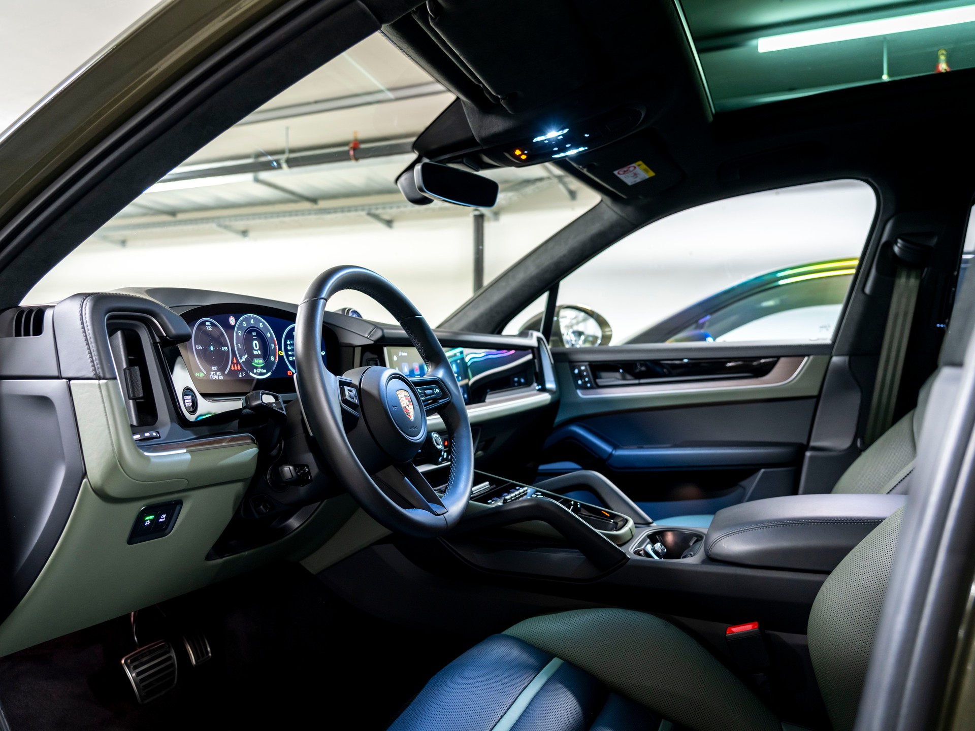 PORSCHE Cayenne S E-Hybrid Tiptronic-image-16