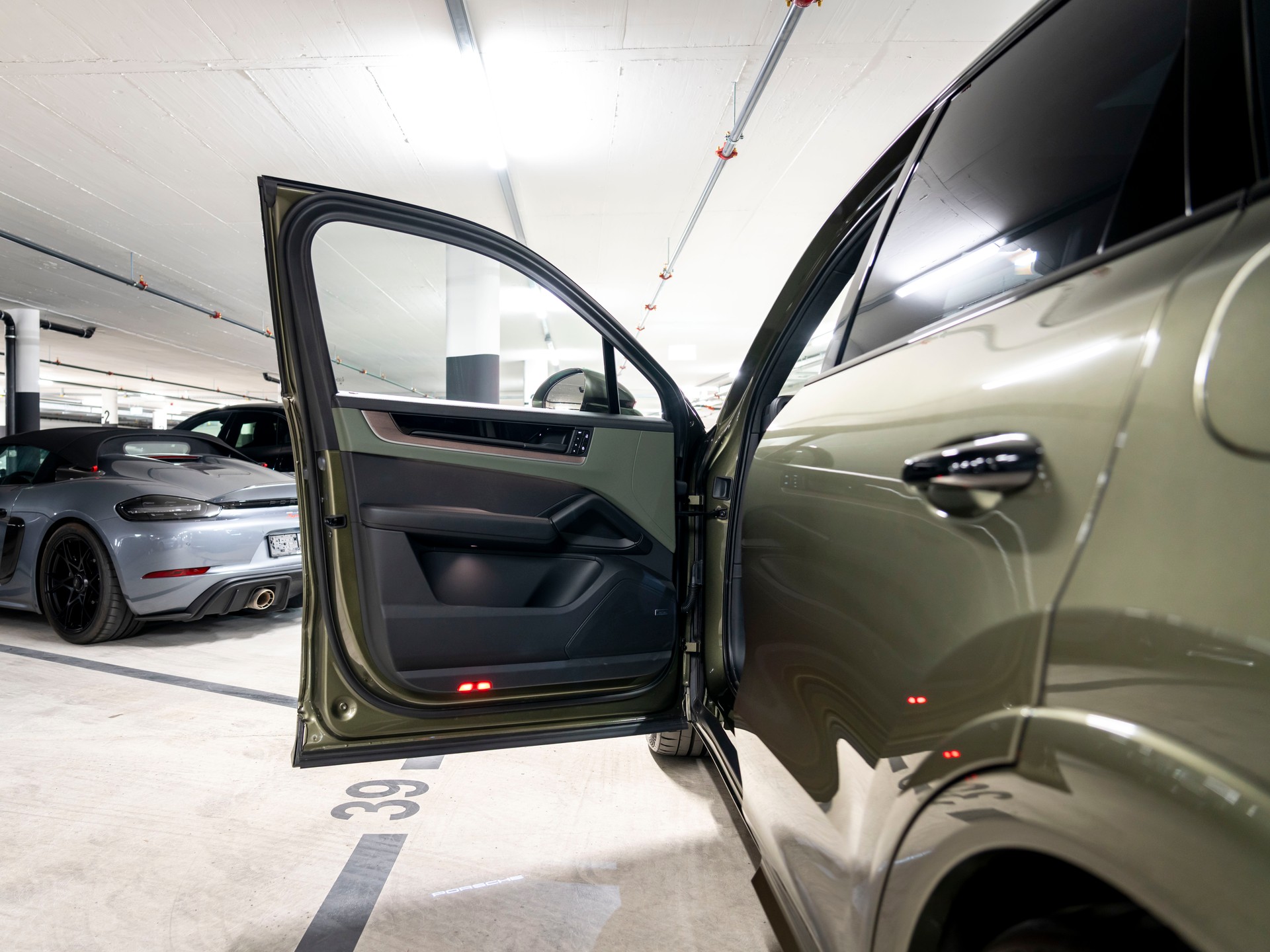 PORSCHE Cayenne S E-Hybrid Tiptronic-image-13
