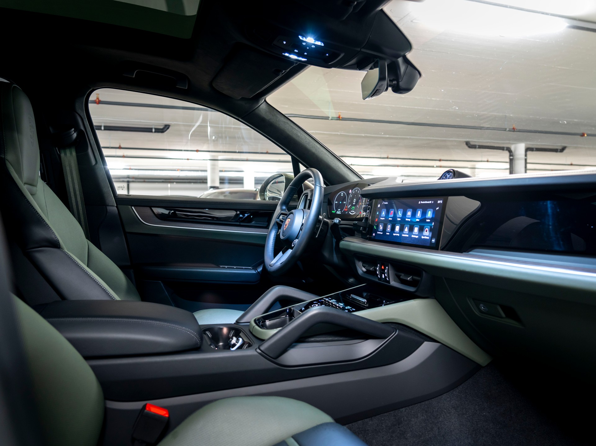PORSCHE Cayenne S E-Hybrid Tiptronic-image-24
