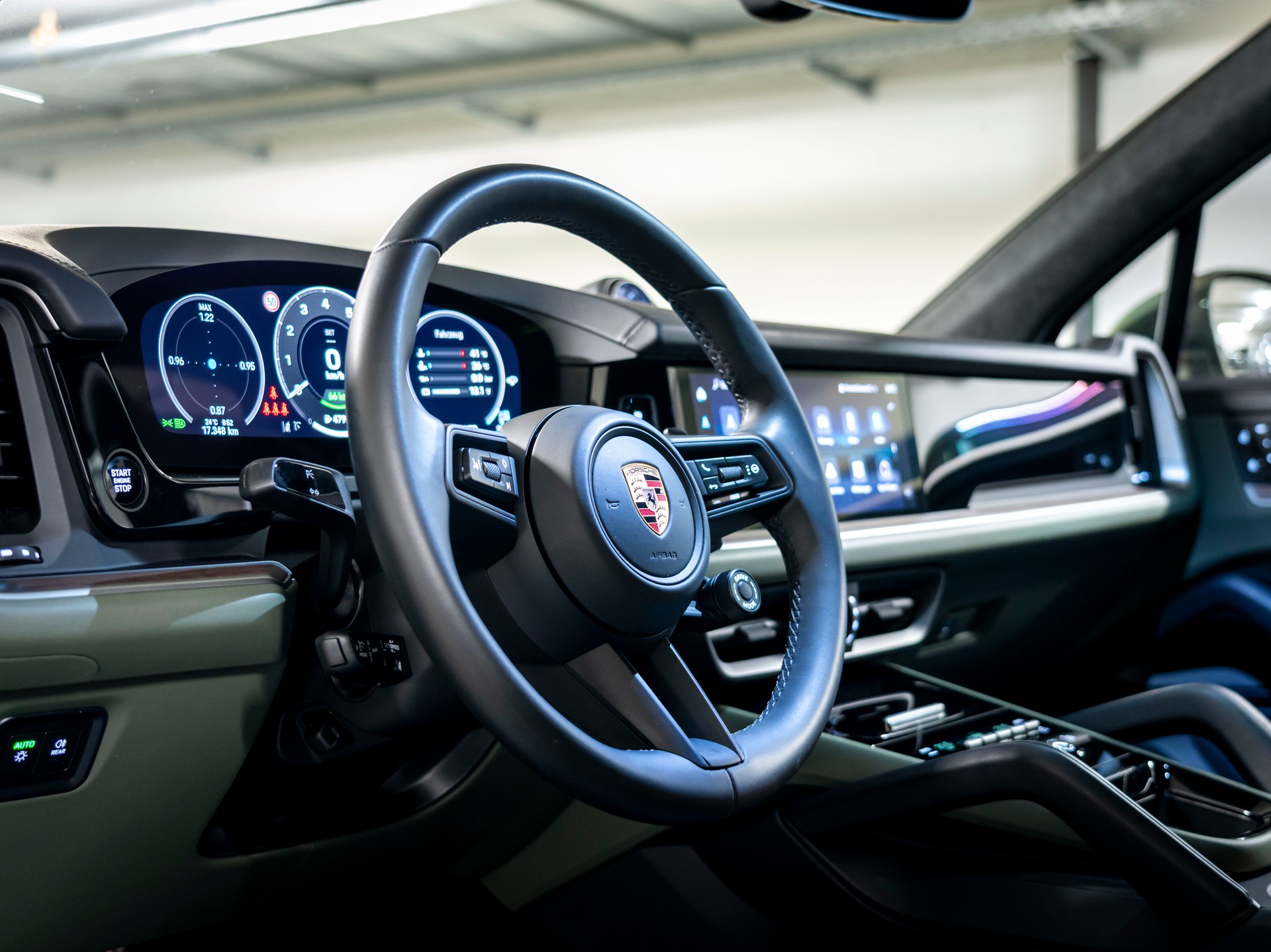 PORSCHE Cayenne S E-Hybrid Tiptronic-image-17