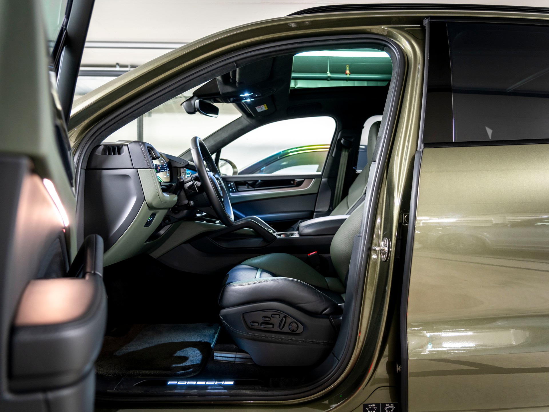 PORSCHE Cayenne S E-Hybrid Tiptronic-image-12