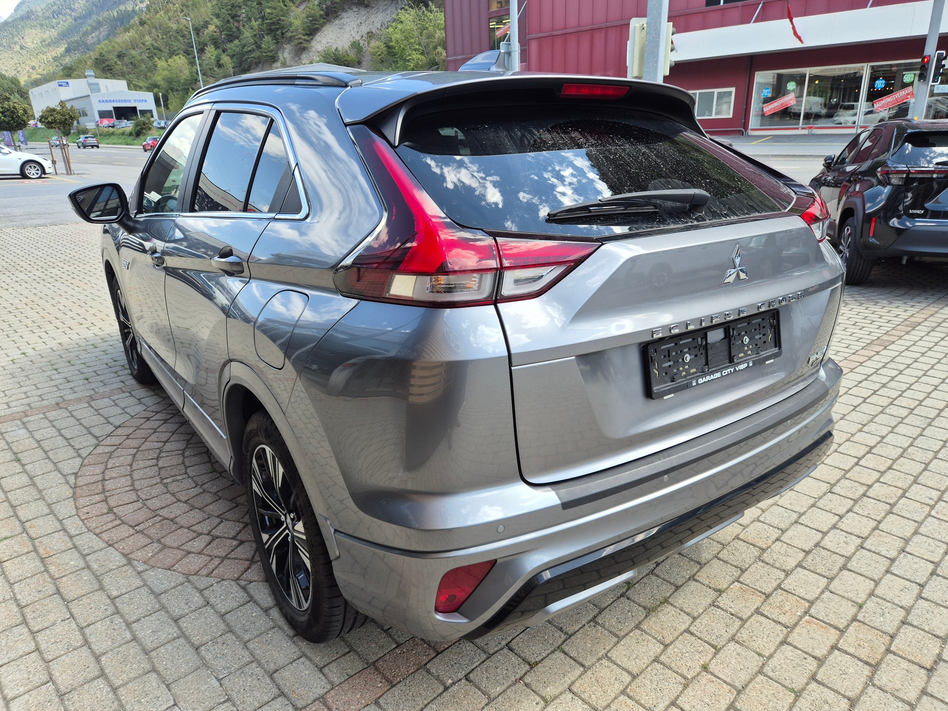 MITSUBISHI Eclipse Cross 2.4 PHEV Diamond 4WD-image-2