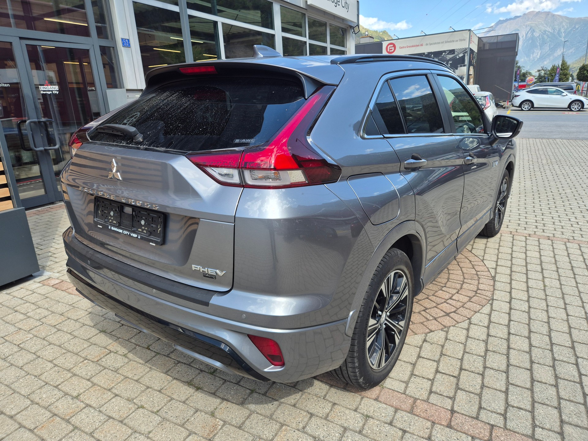 MITSUBISHI Eclipse Cross 2.4 PHEV Diamond 4WD-image-3