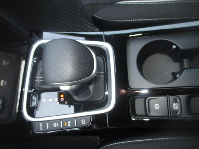 MITSUBISHI Colt 1.6 HEV Intense-image-11