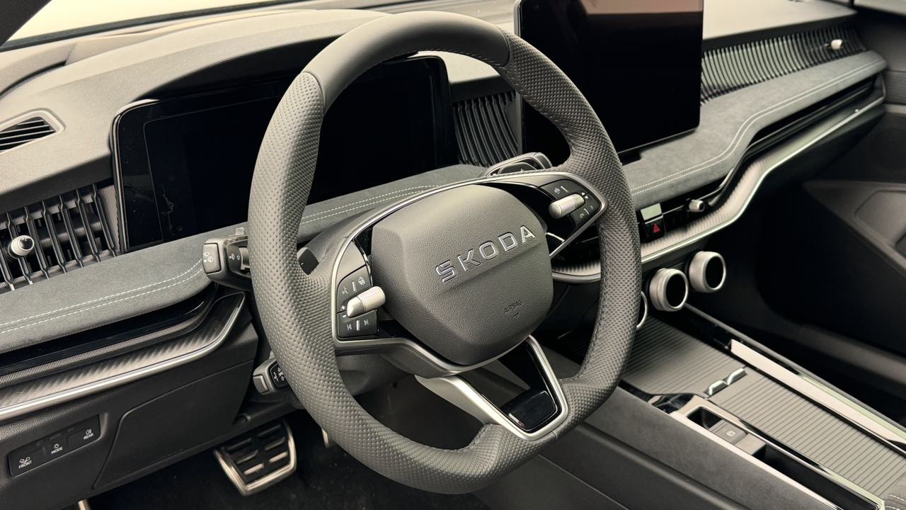 SKODA Superb Combi 2.0 TSI Sportline 4x4 DSG-image-6