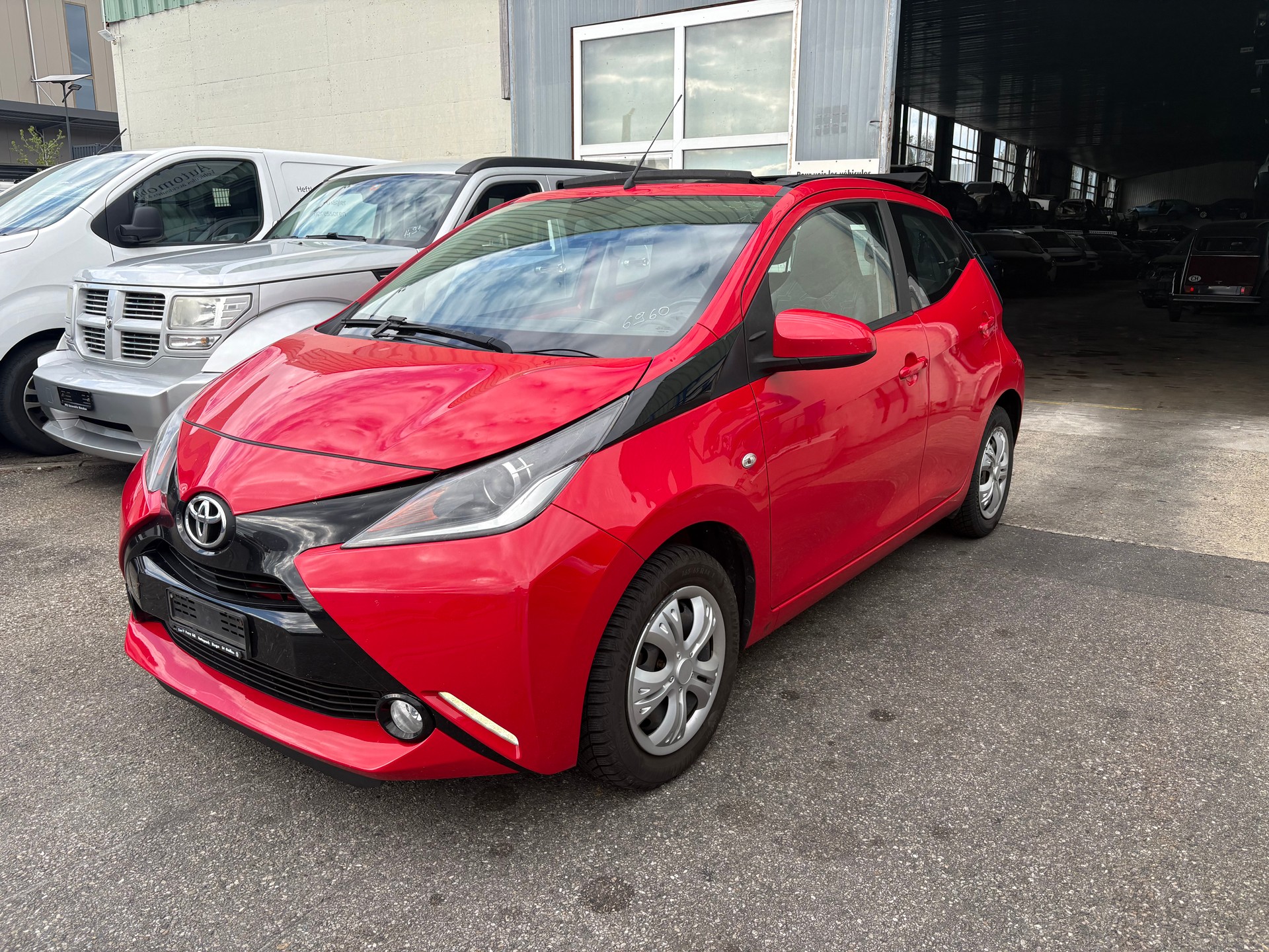 TOYOTA Aygo 1.0 VVT-i x-clusiv-image-0