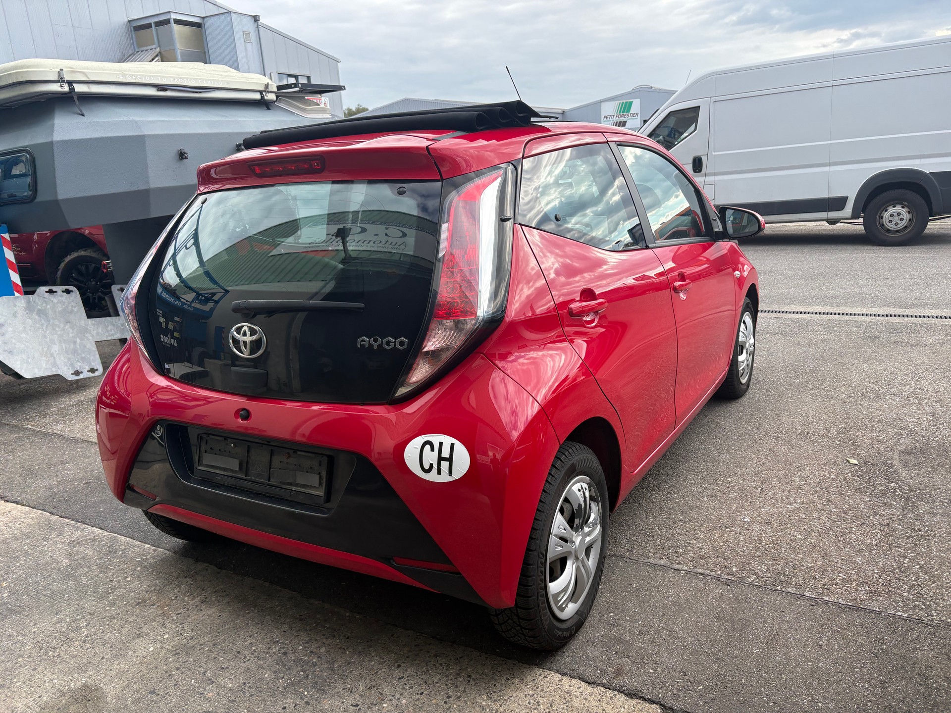 TOYOTA Aygo 1.0 VVT-i x-clusiv-image-5