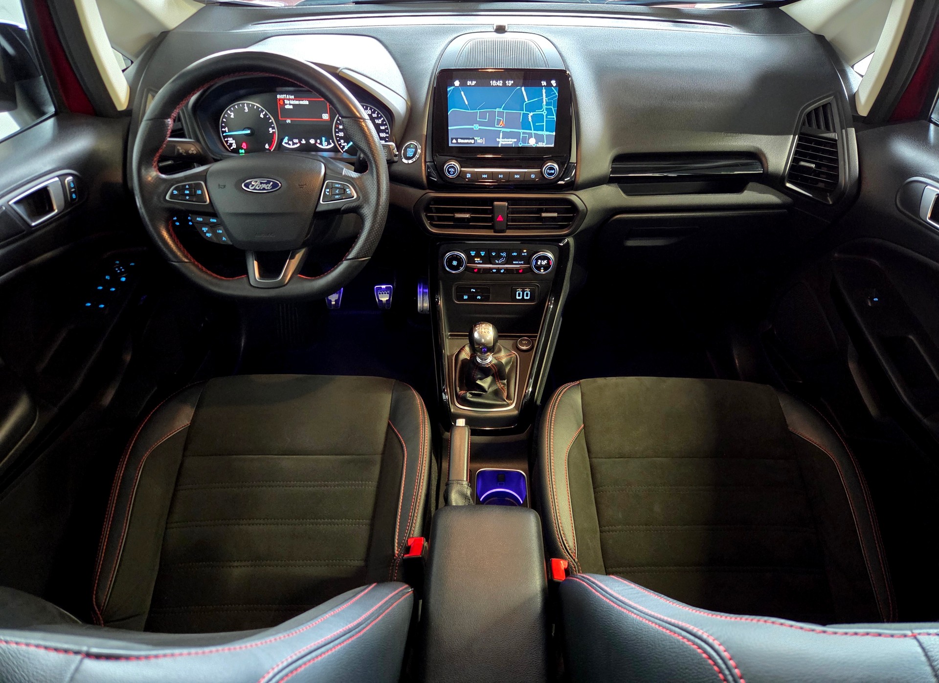 FORD EcoSport 1.5 TDCi ST-Line 4x4-image-11