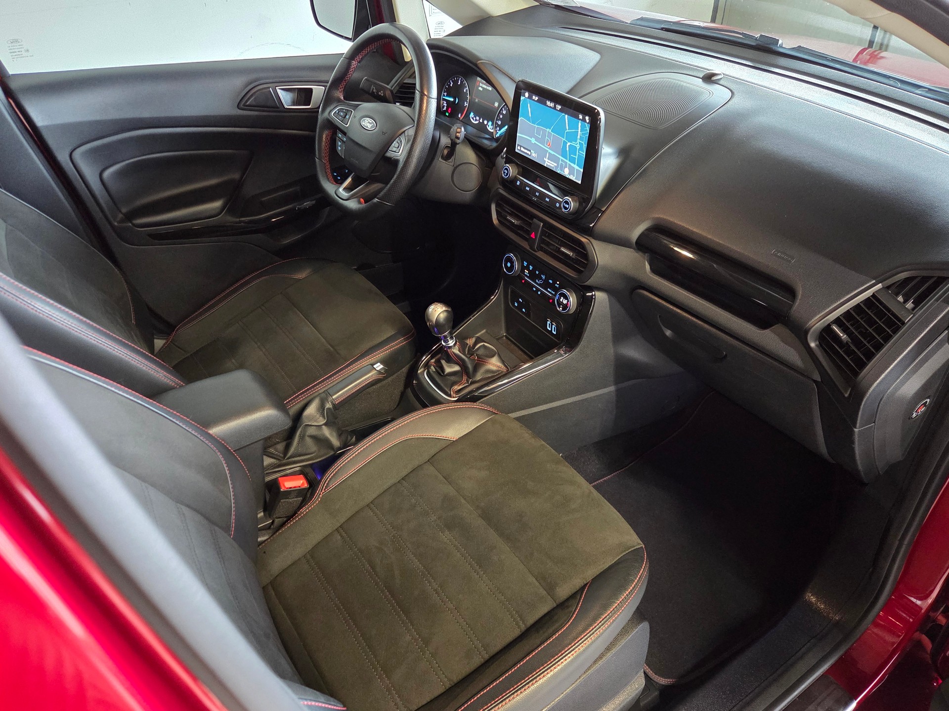 FORD EcoSport 1.5 TDCi ST-Line 4x4-image-15