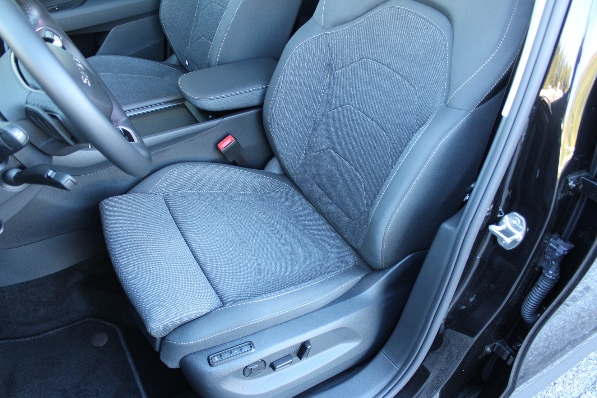 SKODA Kodiaq 2.0 TSI Dynamic 4x4 **7-Plätzer**-image-9
