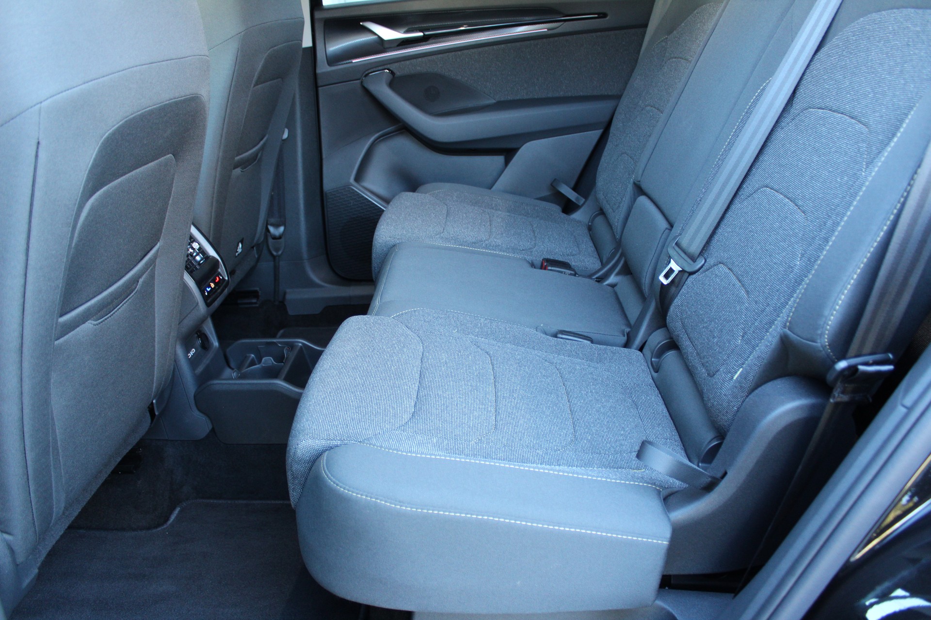 SKODA Kodiaq 2.0 TSI Dynamic 4x4 **7-Plätzer**-image-15